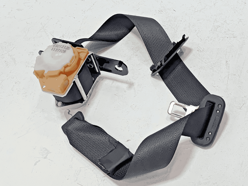 TOYOTA CAMRY REAR CENTER SEAT BELT SEATBELT RETRACTOR SECOND ROW OEM 2018-2024