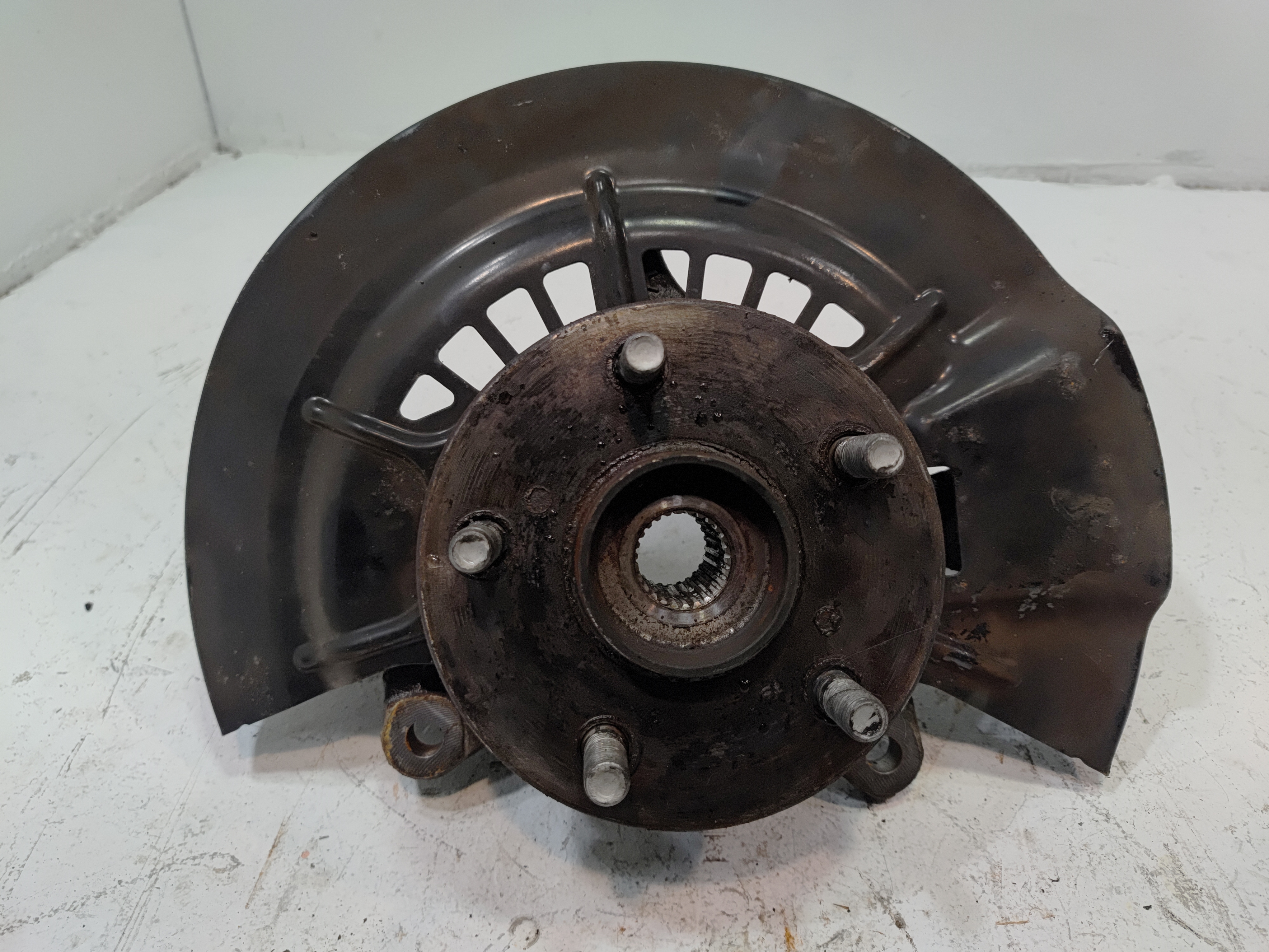 2018-2024 TOYOTA CAMRY FWD 2.5L FRONT LEFT DRIVER SIDE SPINDLE KNUCKLE HUB OEM