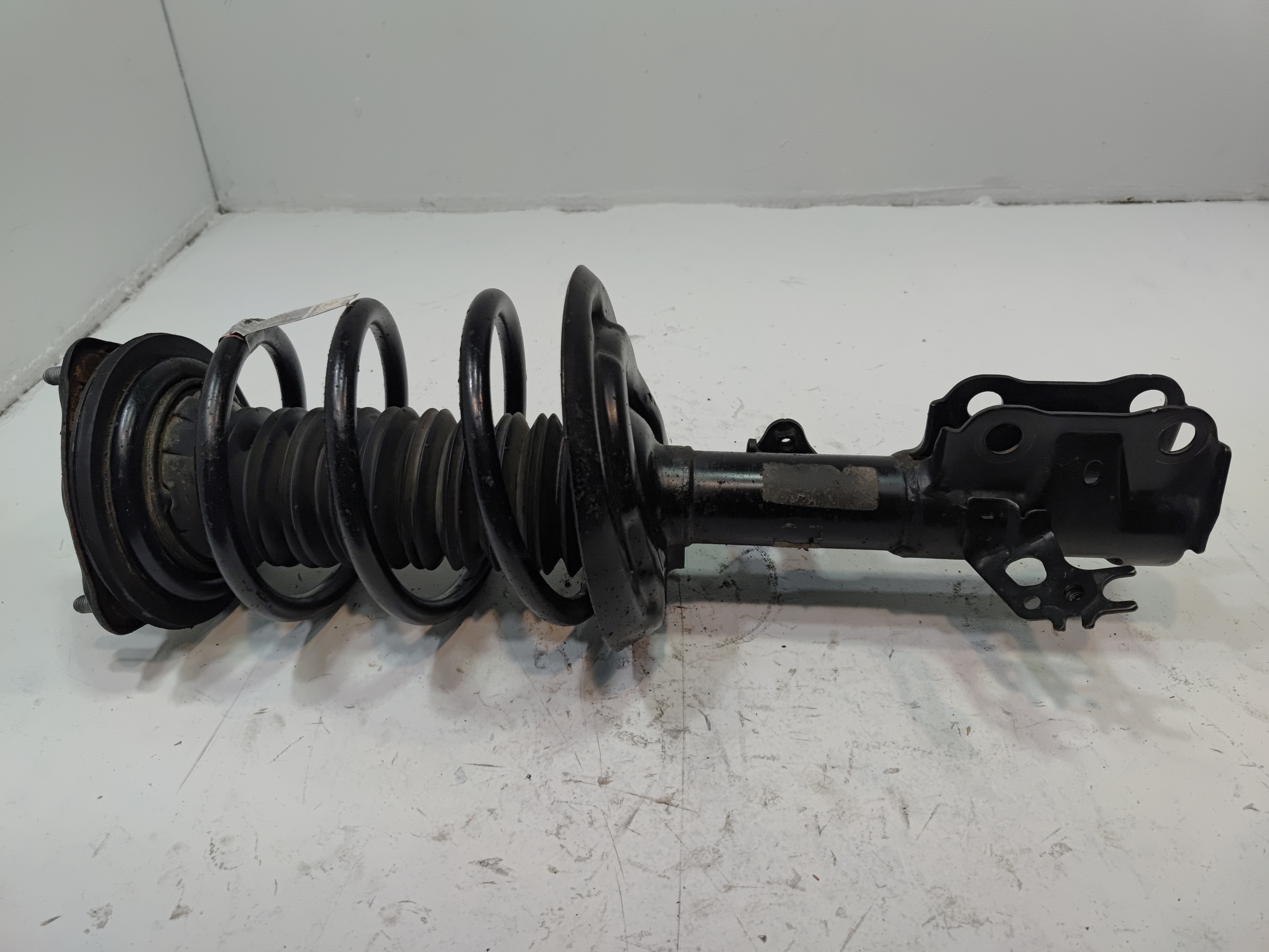 2018-2024 TOYOTA CAMRY SE XSE 2.5L FRONT DRIVER SIDE SHOCK ABSORBER STRUT OEM