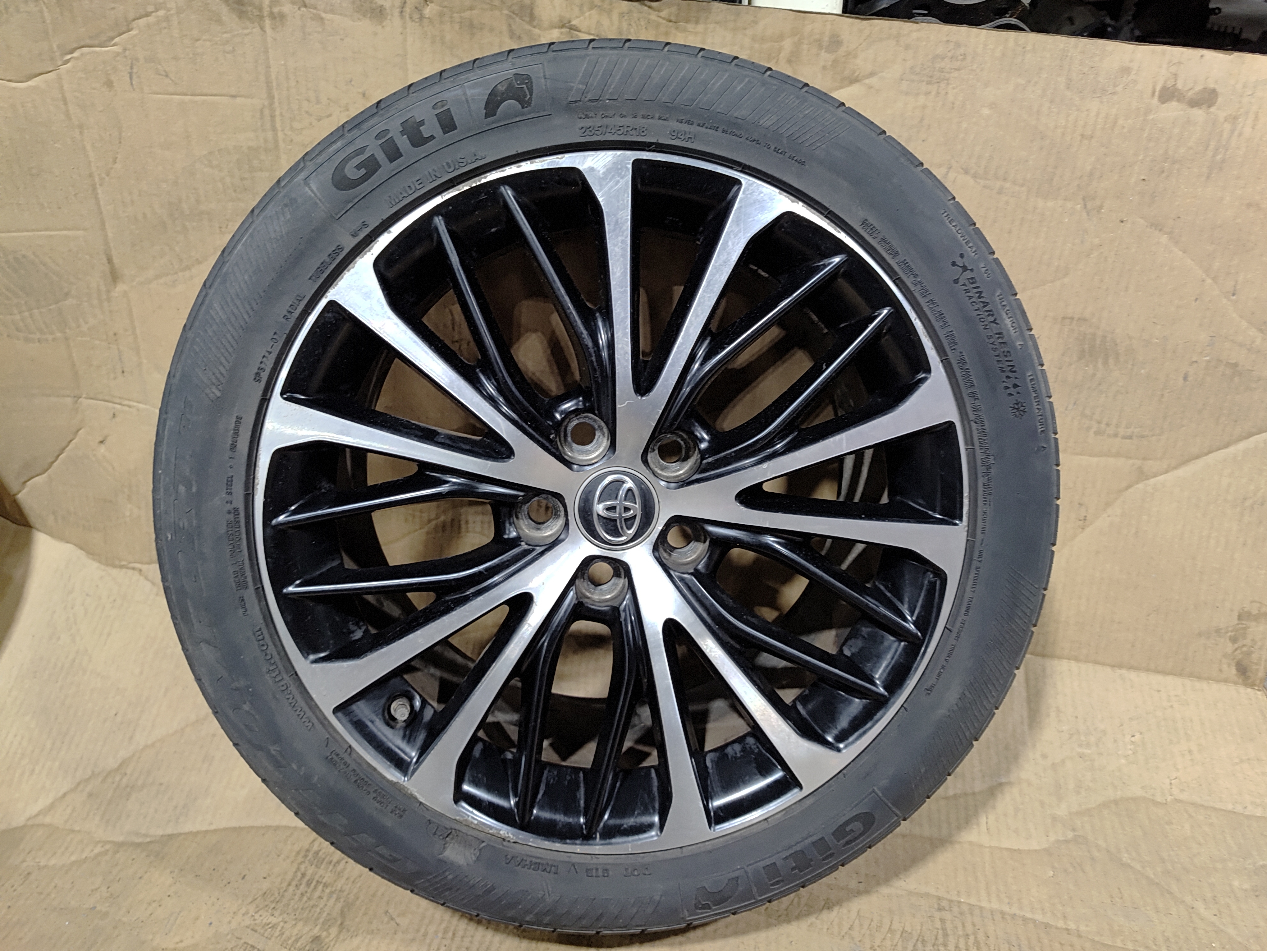 2018-2019 Toyota Camry SE Wheel Alloy Rim R18 8J 235/45 OEM