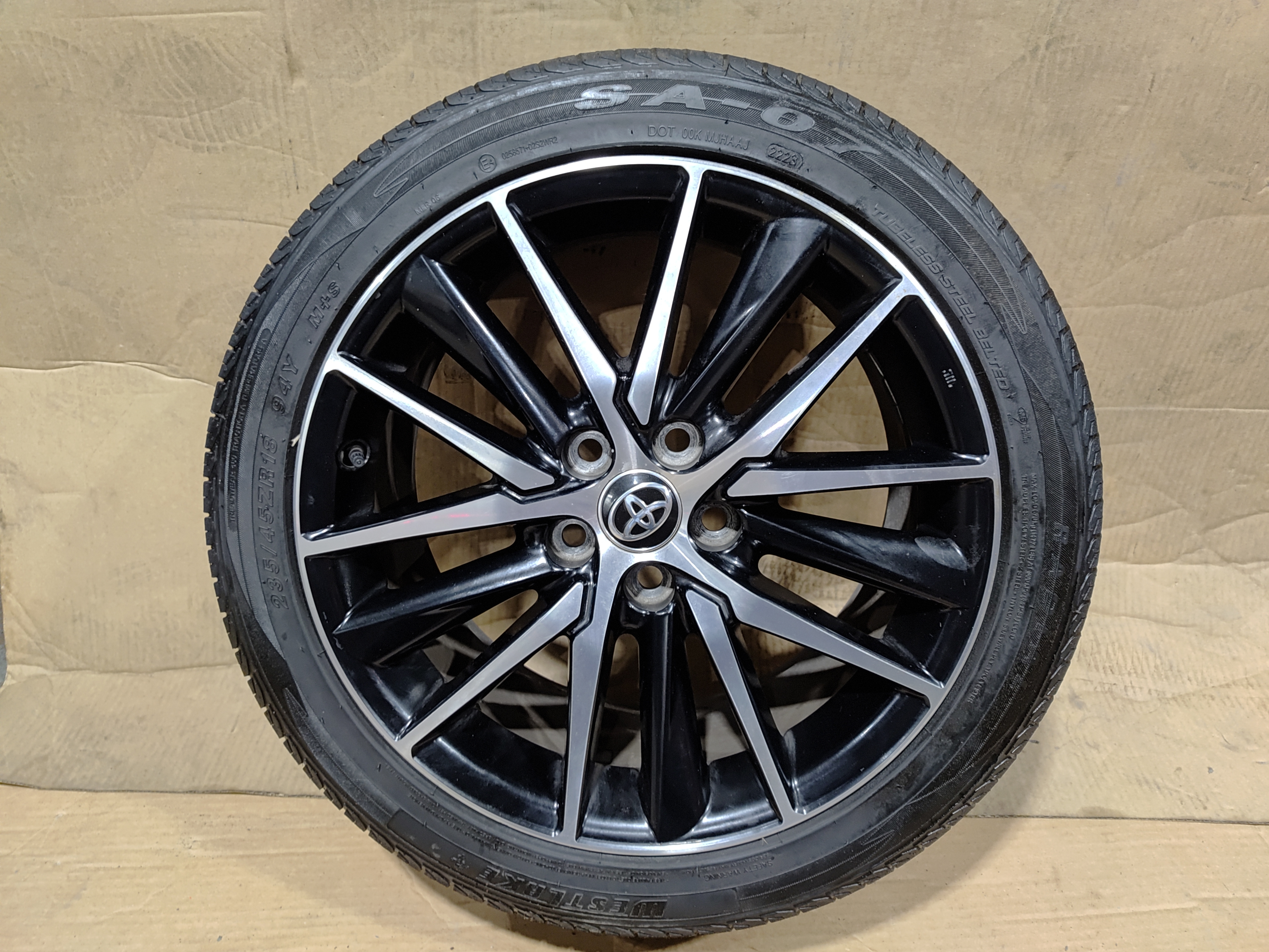 2021-2024 Toyota Camry SE Wheel Alloy Rim 18Х8J w/Tire 235/45/R18 OEM