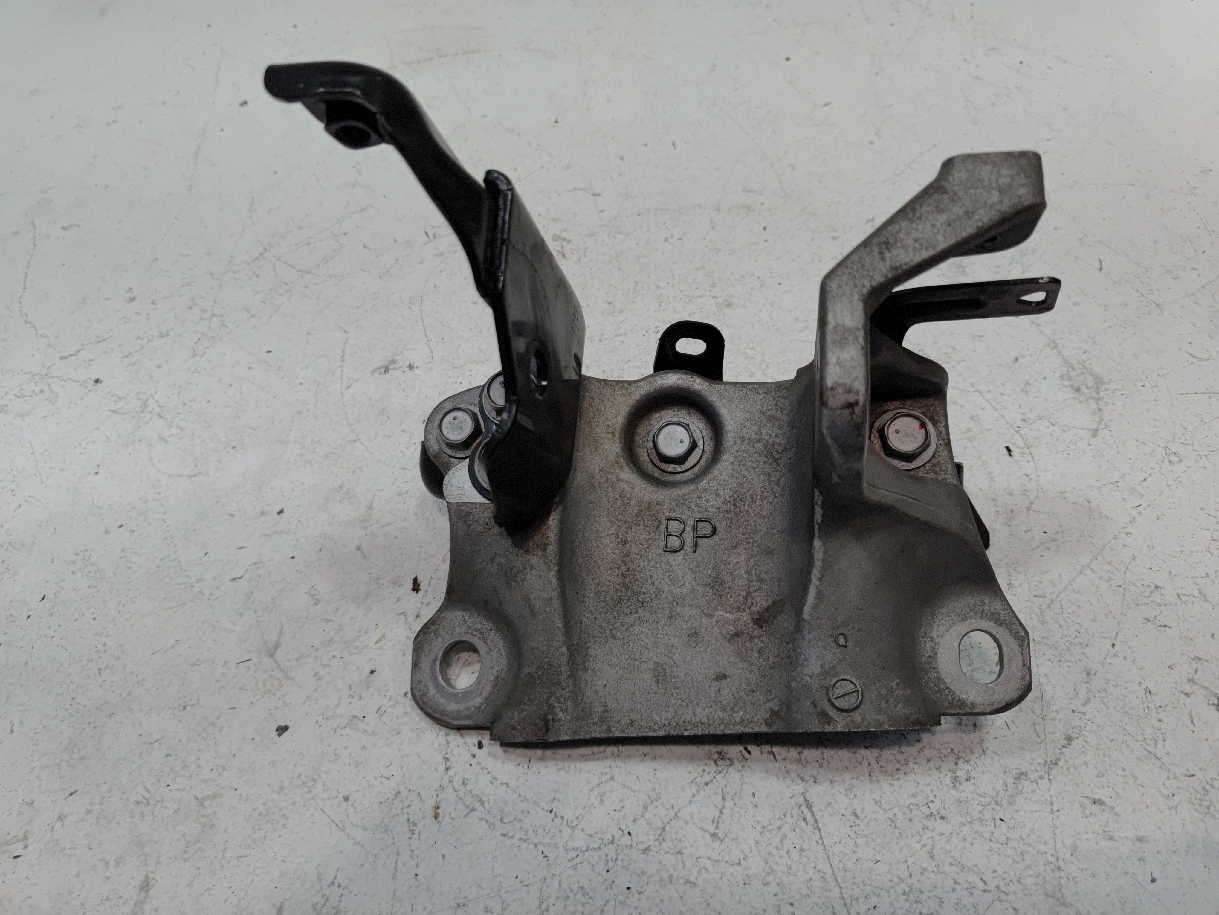 2018-2024 Toyota Camry Automatic Transmission Left Driver Side Mount Bracket OEM