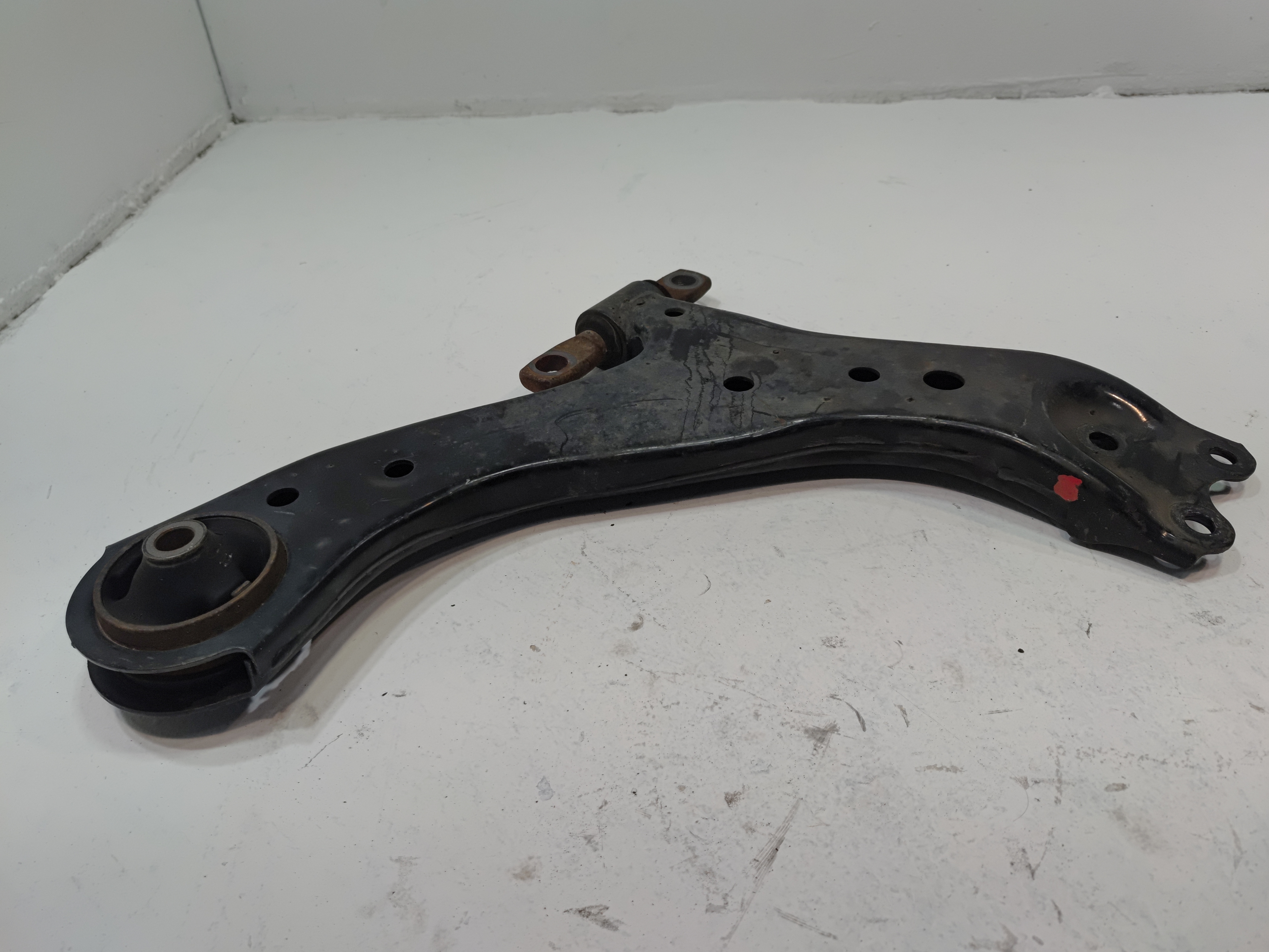 2018-2025 TOYOTA CAMRY FRONT RIGHT PASSENGER SIDE LOWER CONTROL ARM OEM