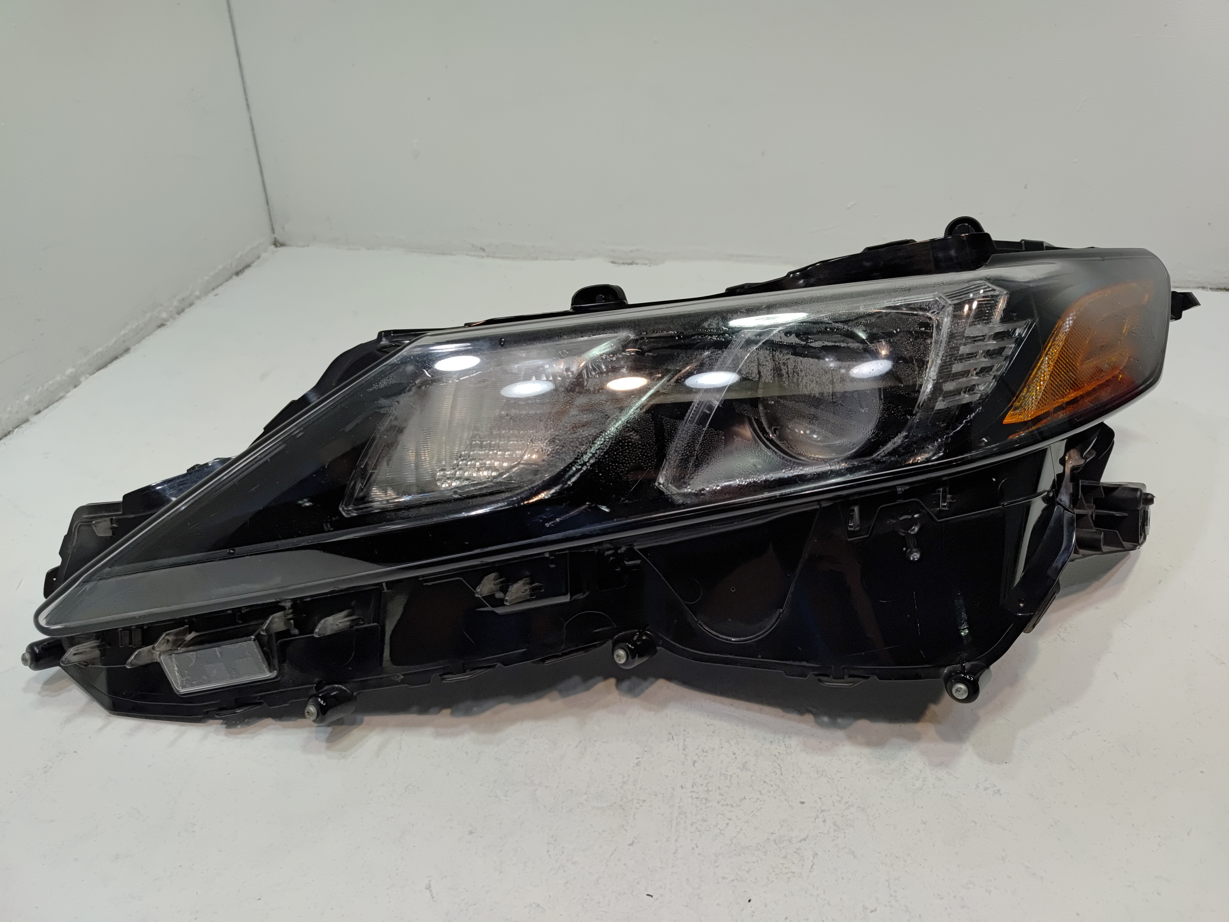 2020-2024 TOYOTA CAMRY SE LEFT DRIVER SIDE HEADLIGHT Bi-LED LAMP DAMAGE OEM