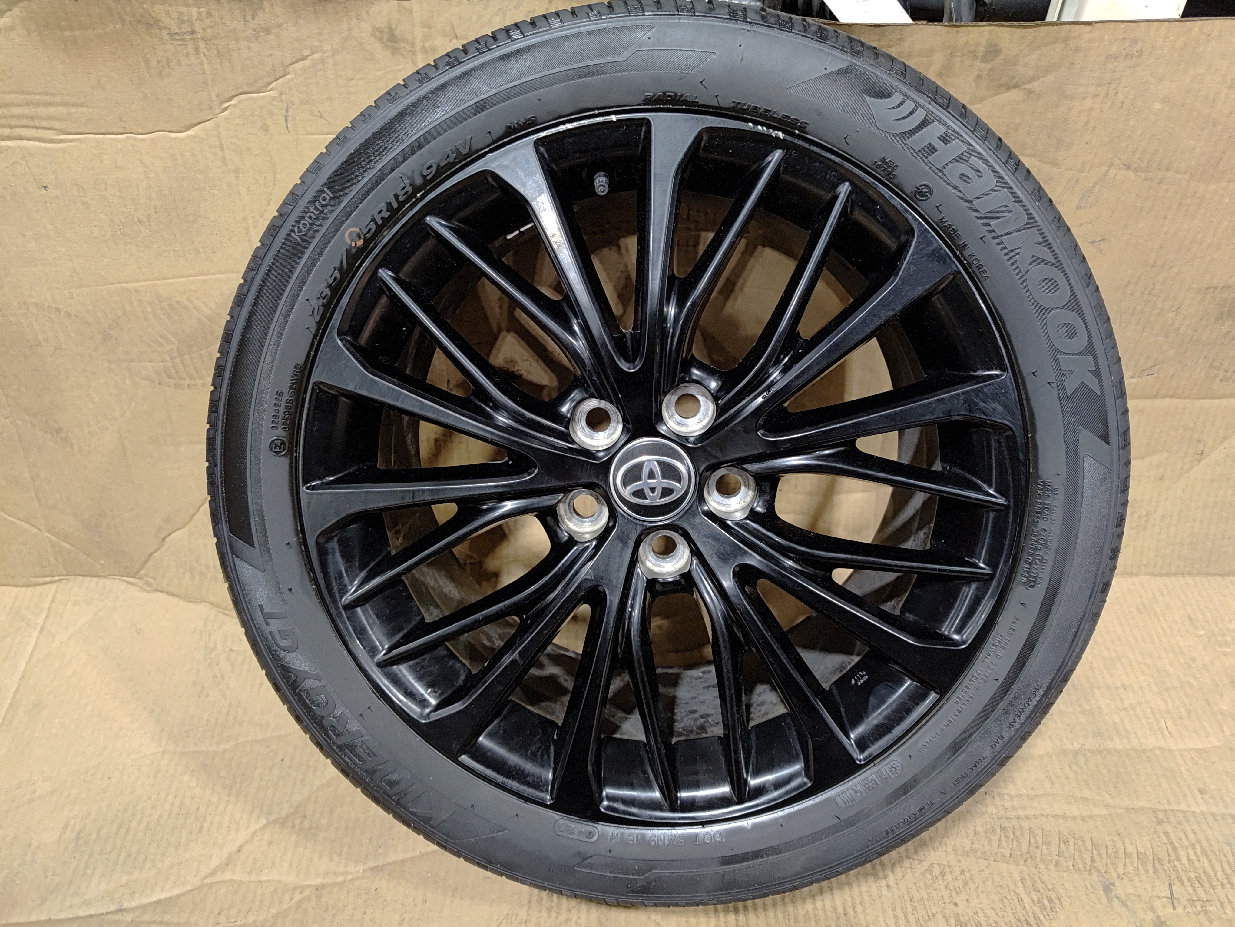2018-2020 Toyota Camry Alloy Wheel Rim 18x8J w/Tire 235/45 R18 Black OEM