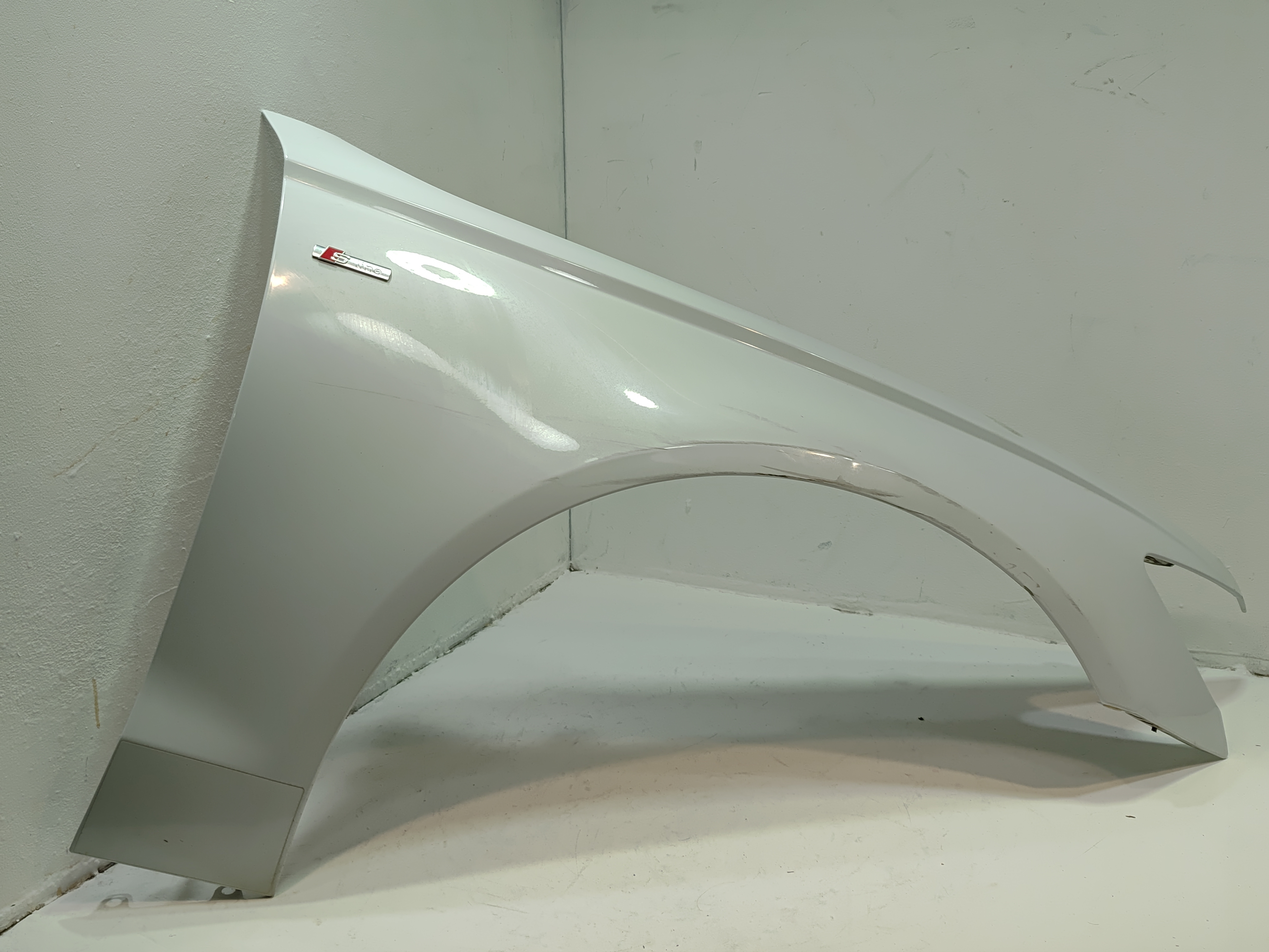 12-18 AUDI A6 QUATTRO FRONT RIGHT PASSENGER SIDE FENDER COVER *S9R* OEM