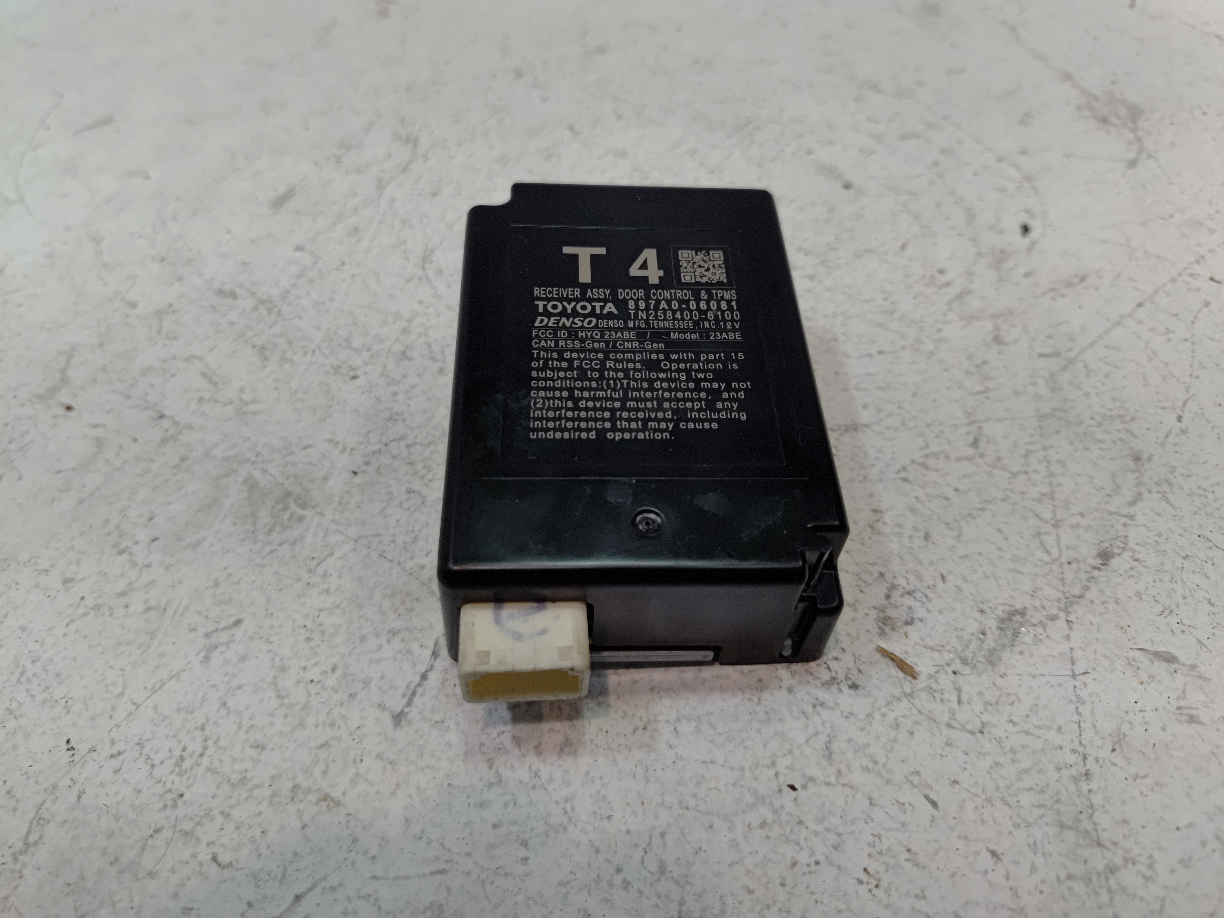 2018-2024 Toyota Camry Keyless Entry Receiver & TMPS Control Module OEM