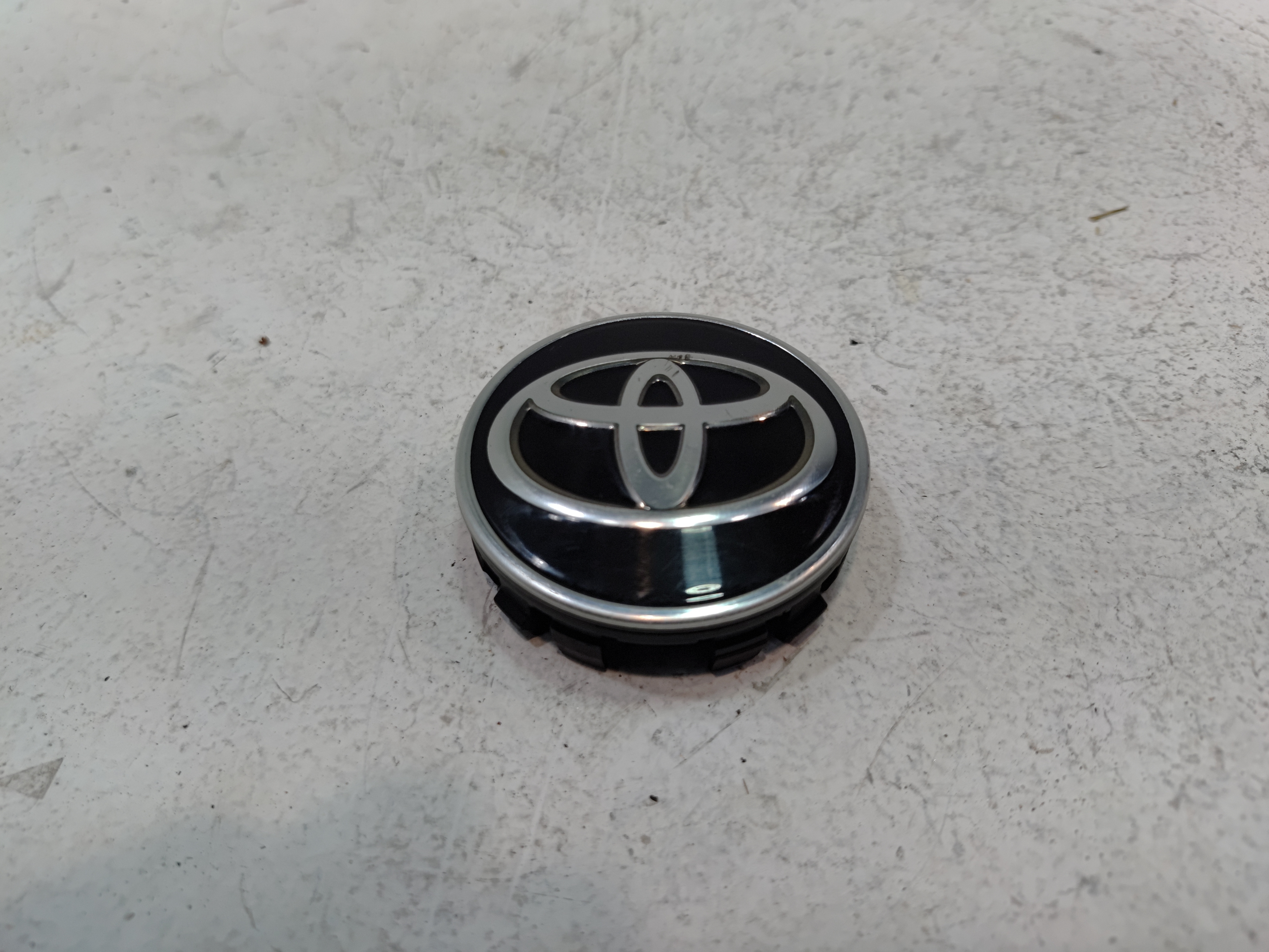 2020-2024 Toyota Camry Wheel center Cap Cover OEM