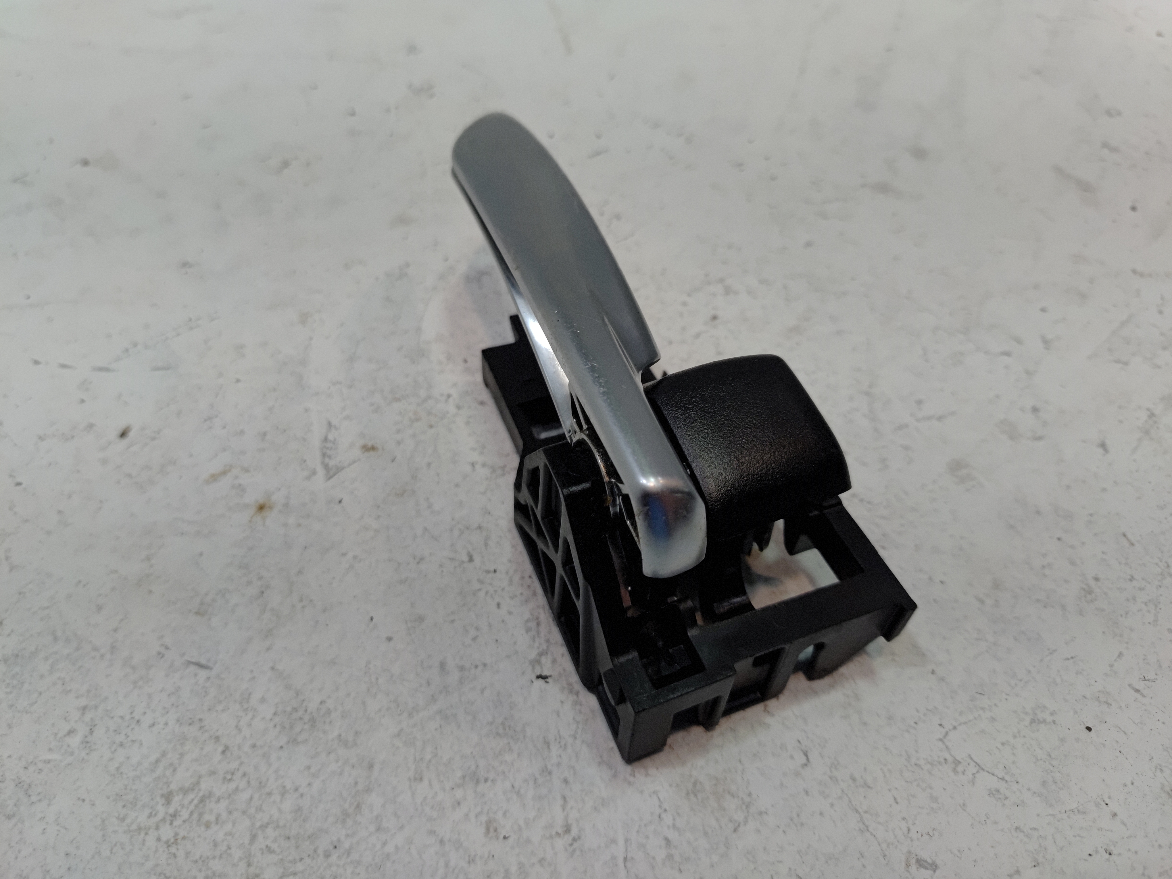 2018-2024 TOYOTA CAMRY FRONT OR REAR PASSENGER SIDE DOOR INNER HANDLE OEM