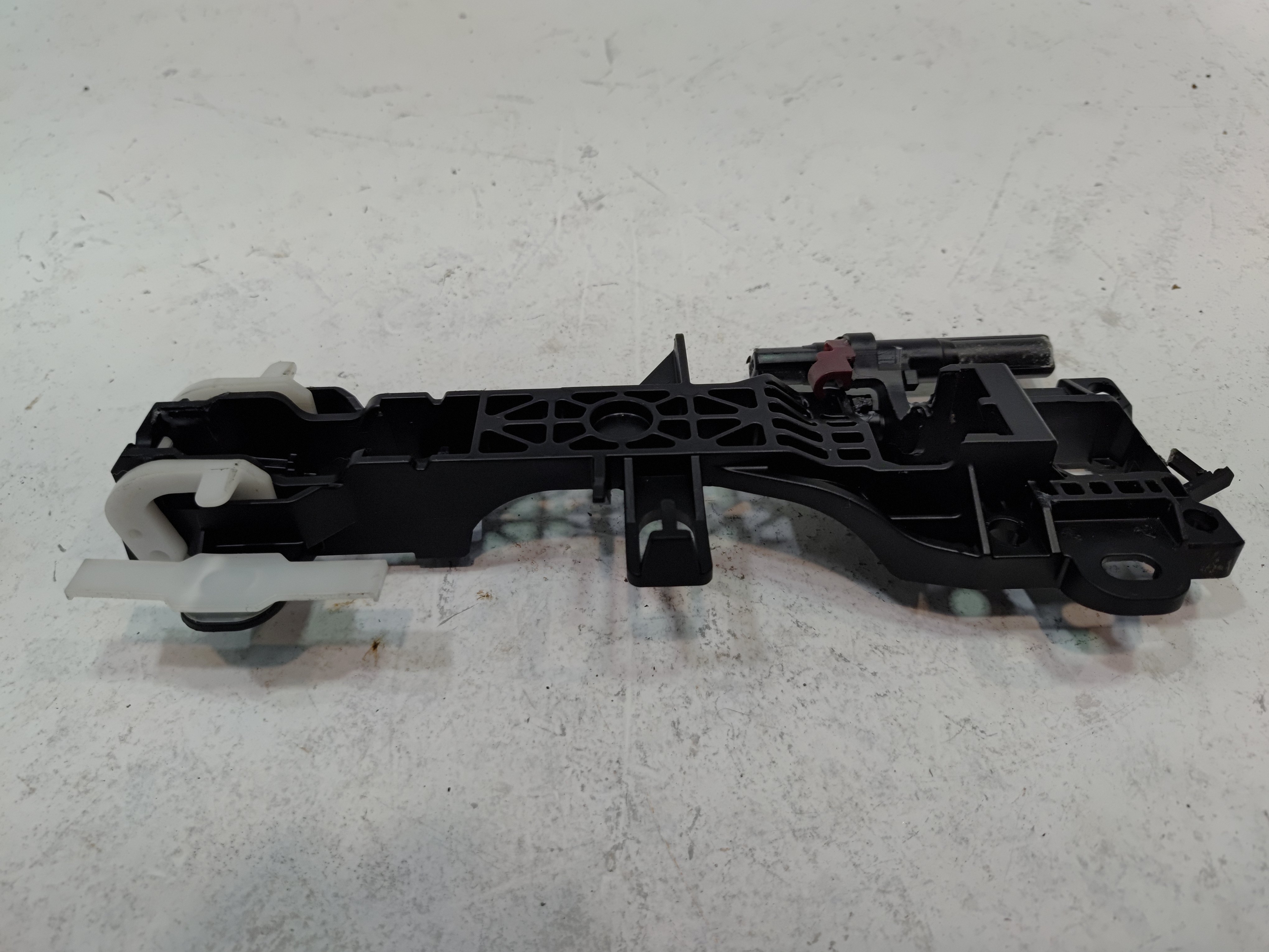 2018-2024 TOYOTA CAMRY FRONT RIGHT PASSENGER SIDE EXTERIOR DOOR HANDLE BASE OEM