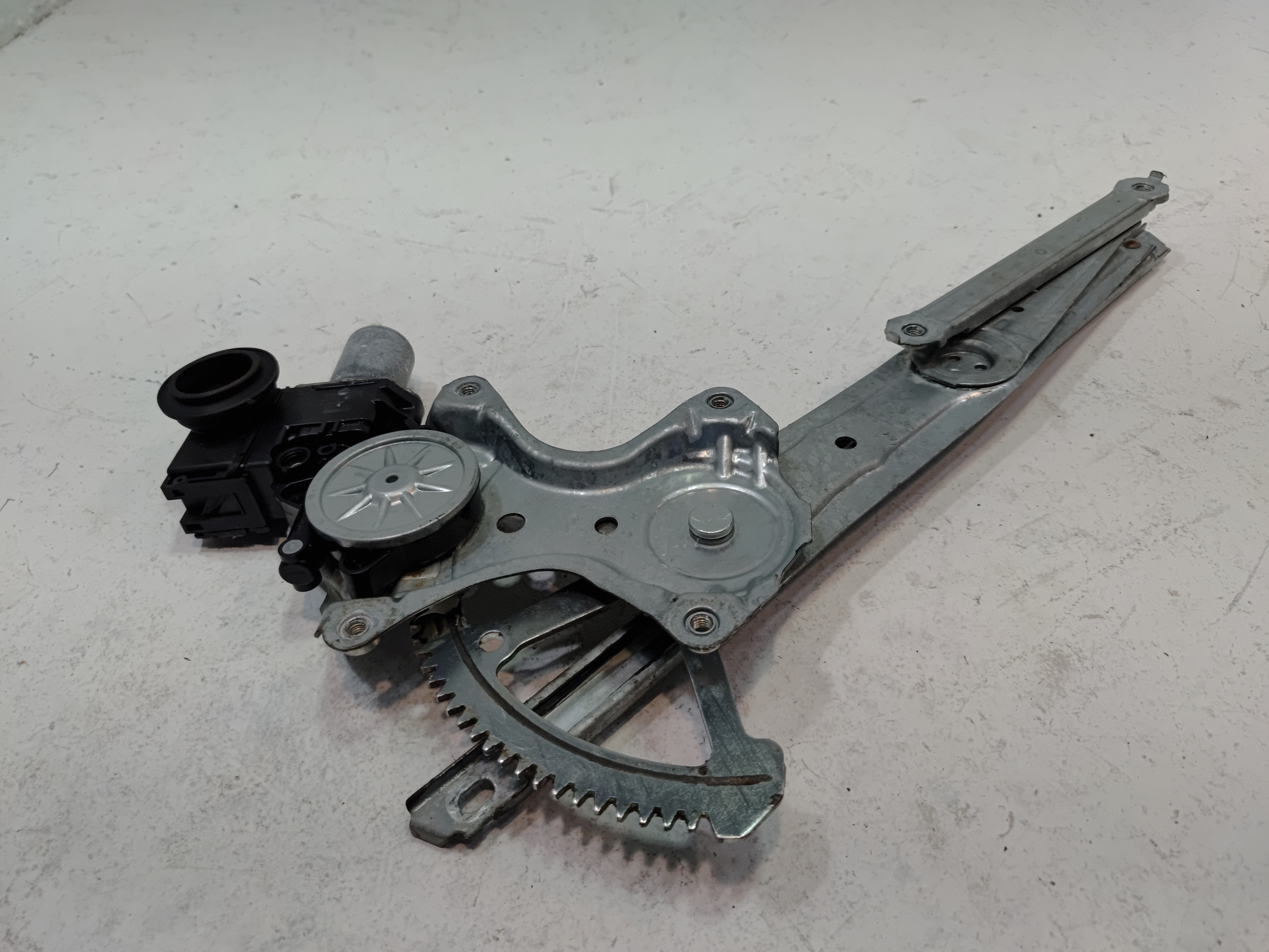 2018-2025 TOYOTA CAMRY FRONT PASSENGER SIDE DOOR WINDOW REGULATOR W/ MOTOR OEM