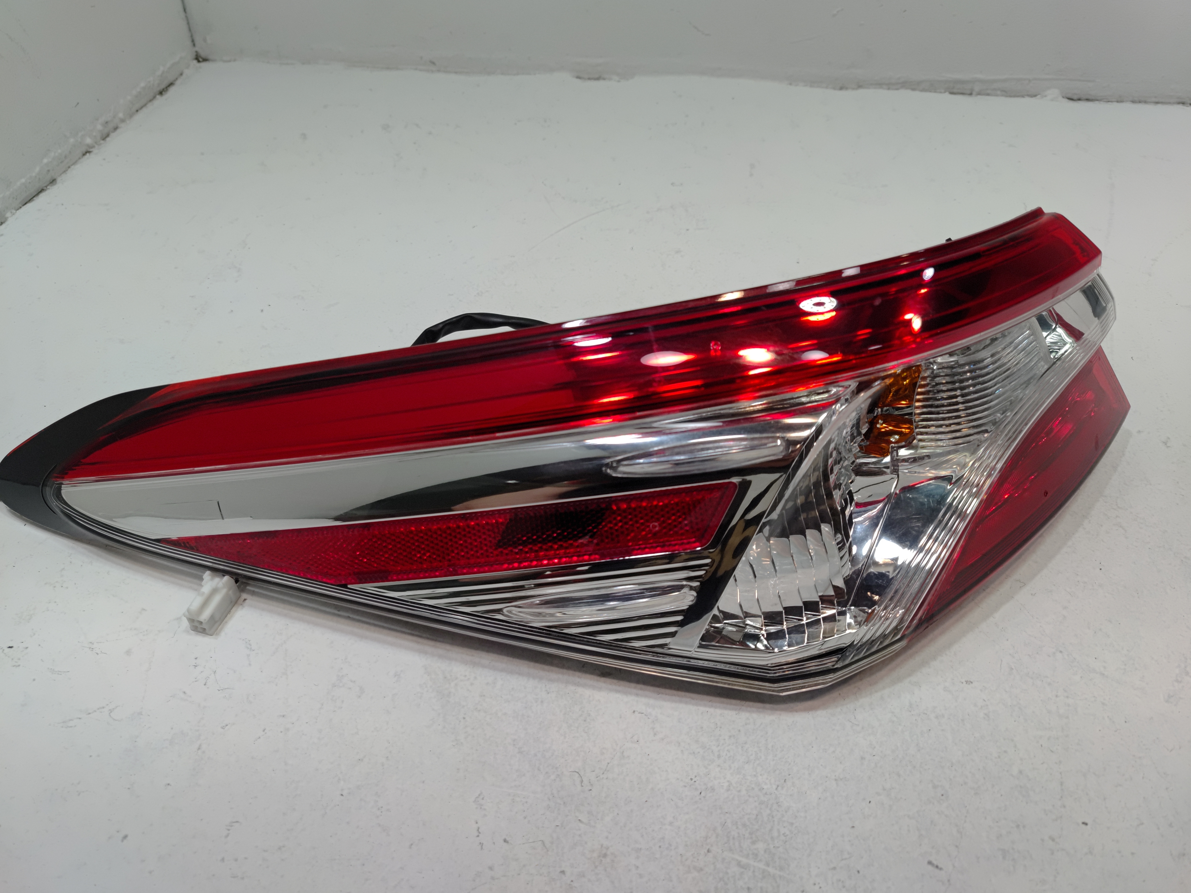 2018-2020 Toyota Camry Rear Left Driver Side Outer Taillight Lamp OEM