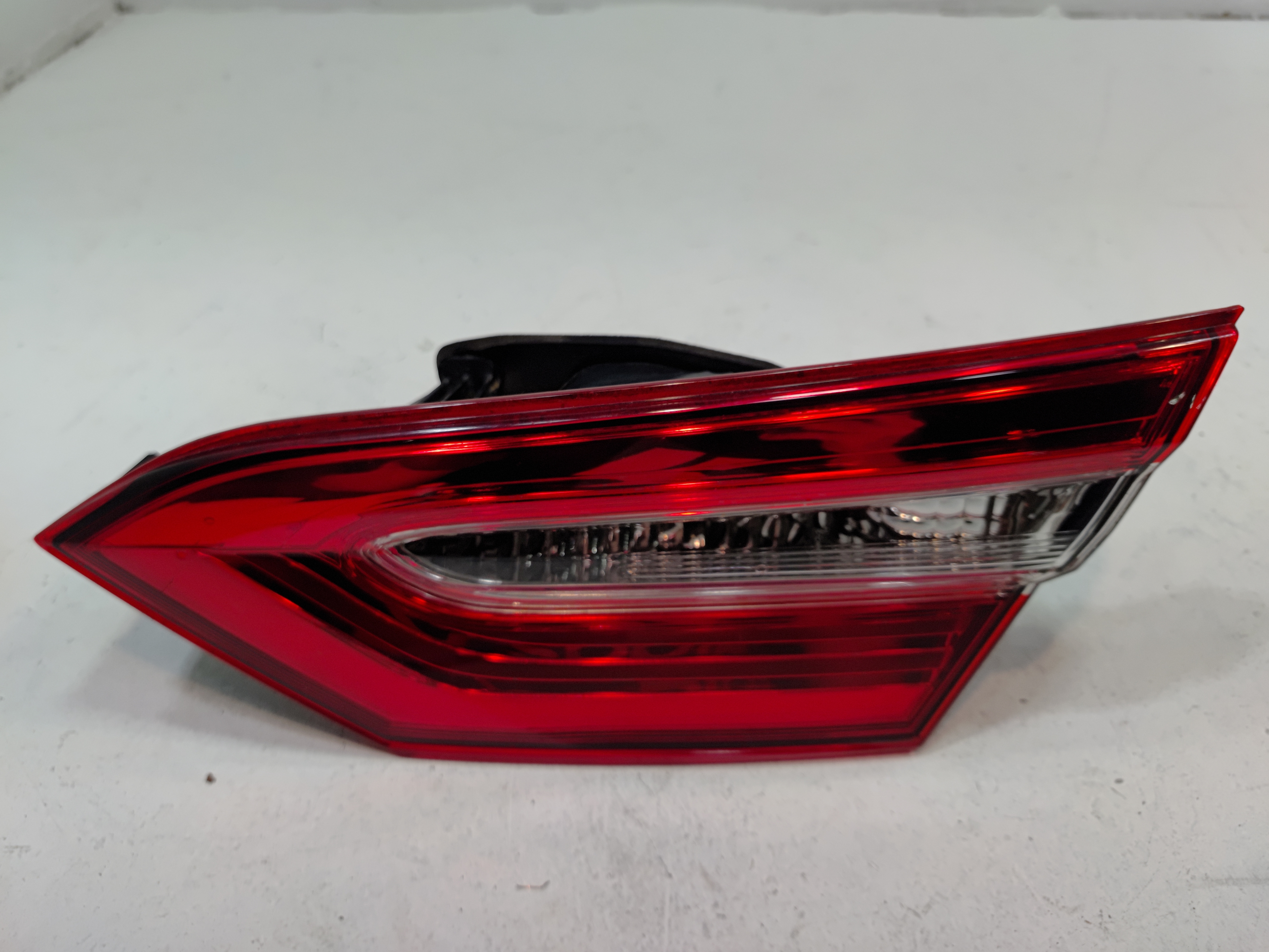 2018-2020 Toyota Camry Rear Right Passenger Side Inner Taillight Light Lamp OEM