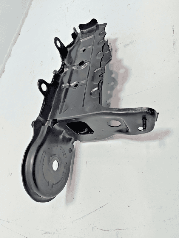TOYOTA CAMRY FRONT PASSENGER SIDE BUMPER REINFORCEMENT SUPPORT BRACKET 18-24 OEM