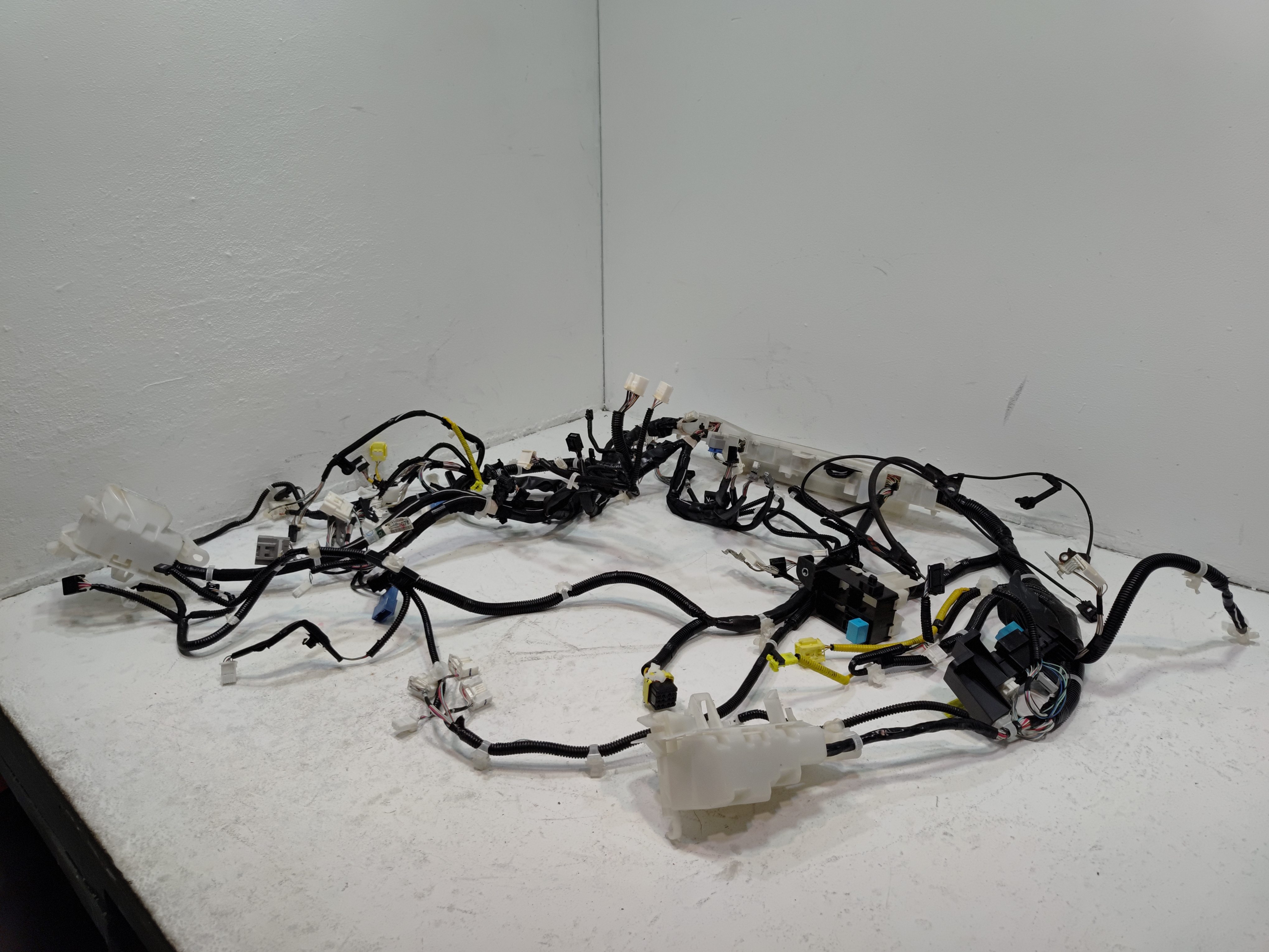 2018-19 Toyota Camry 2.5L XSE Dashboard Instrument Panel Wire Wiring Harness OEM
