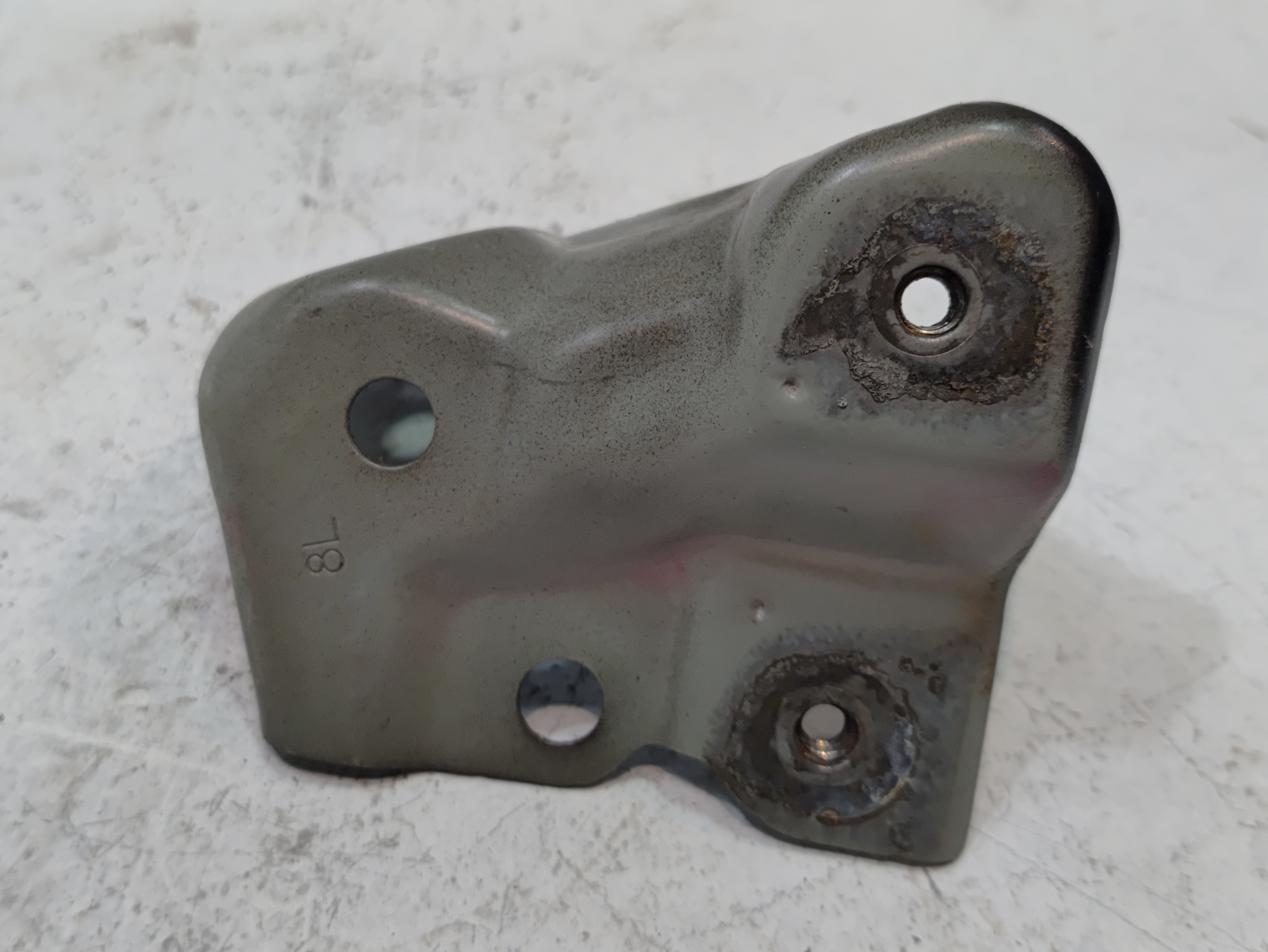 2018-2024 TOYOTA CAMRY FRONT LEFT DRIVER SIDE FENDER BRACKET BRACE OEM