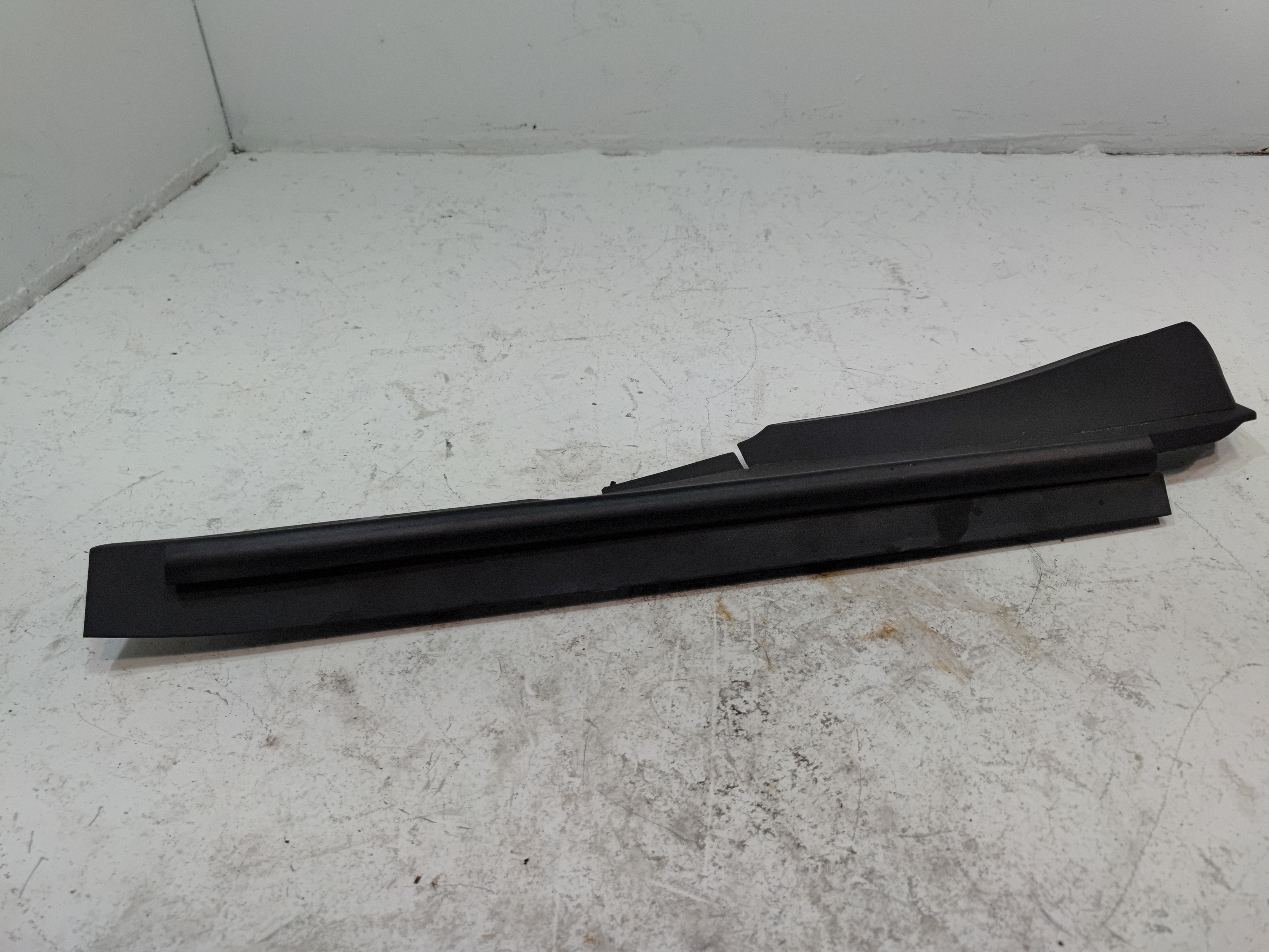 2018-2024 TOYOTA CAMRY FRONT PASSENGER FENDER PROTECTOR LEDGE COVER PANEL OEM