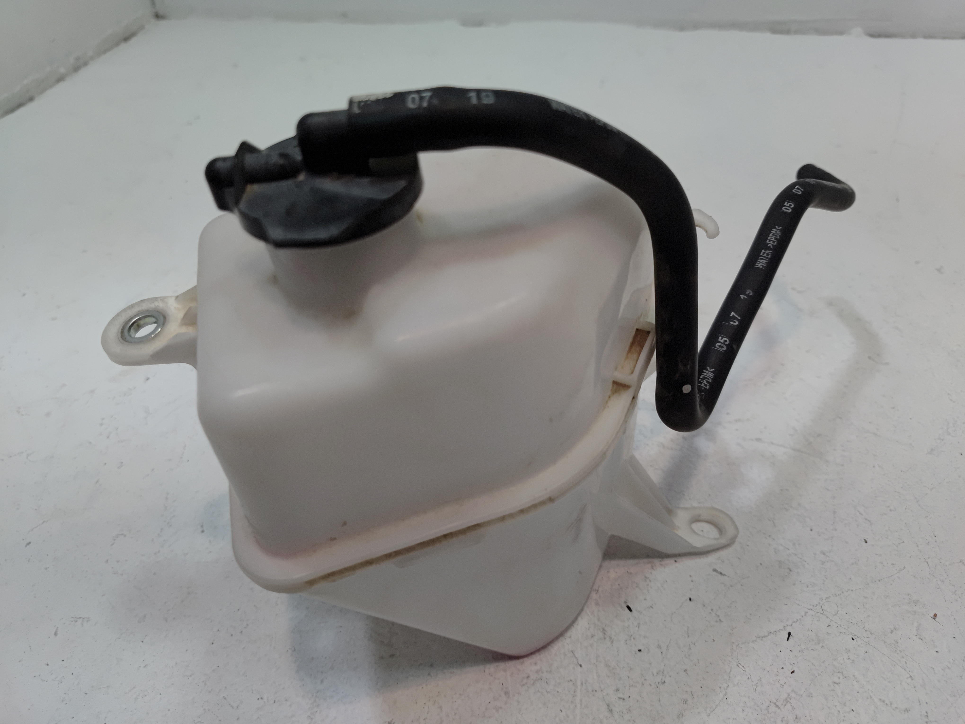 2018-2025 TOYOTA CAMRY ENGINE RADIATOR WATER COOLANT RESERVOIR TANK OEM