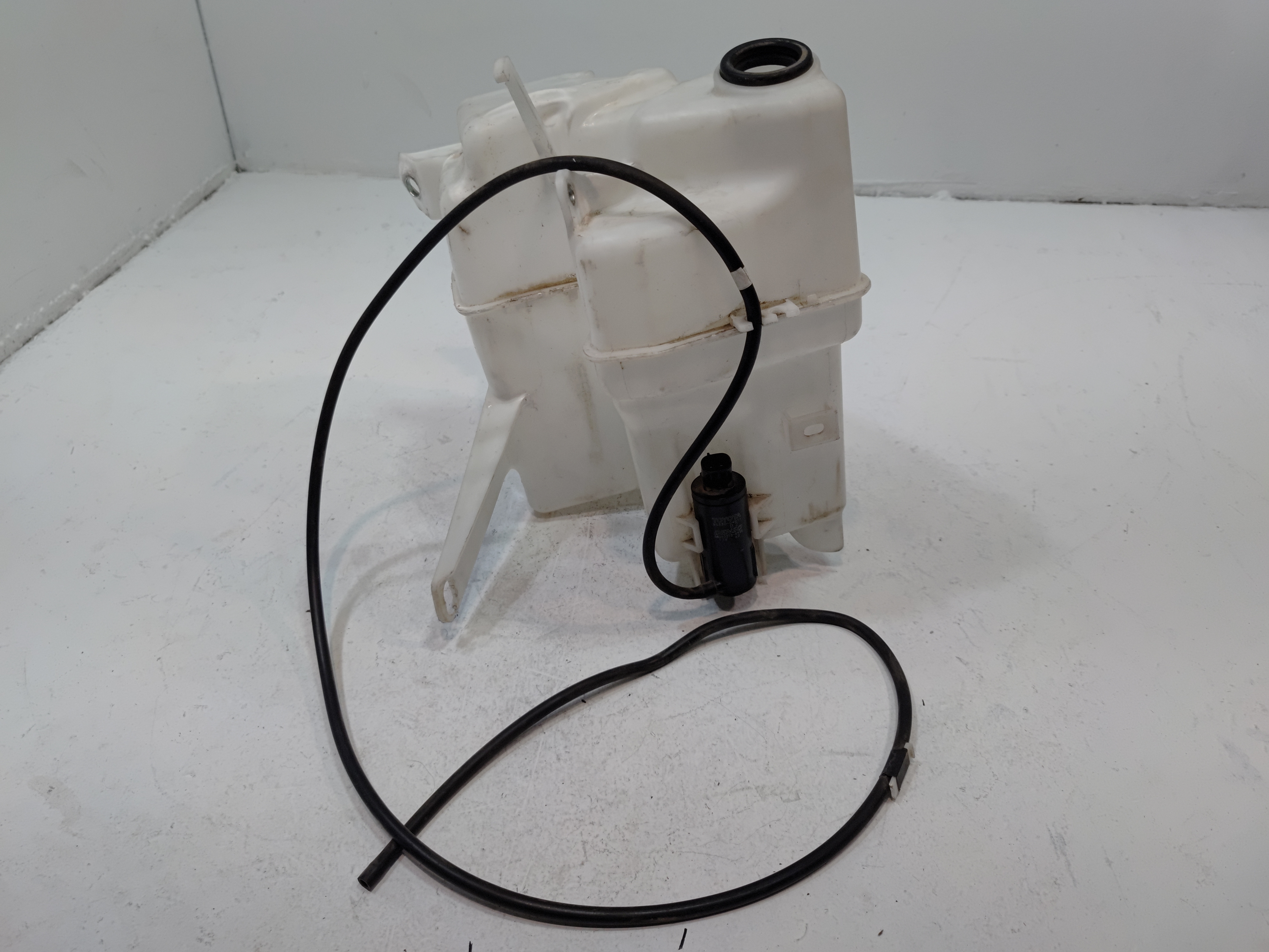 2018 - 2025 TOYOTA CAMRY WINDSHIELD WASHER RESERVOIR TANK W/PUMP & HOSE OEM