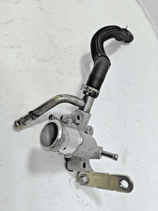 2018-2021 TOYOTA CAMRY 2.5L ENGINE MOTOR COOLANT WATER OUTLET FLANGE OEM