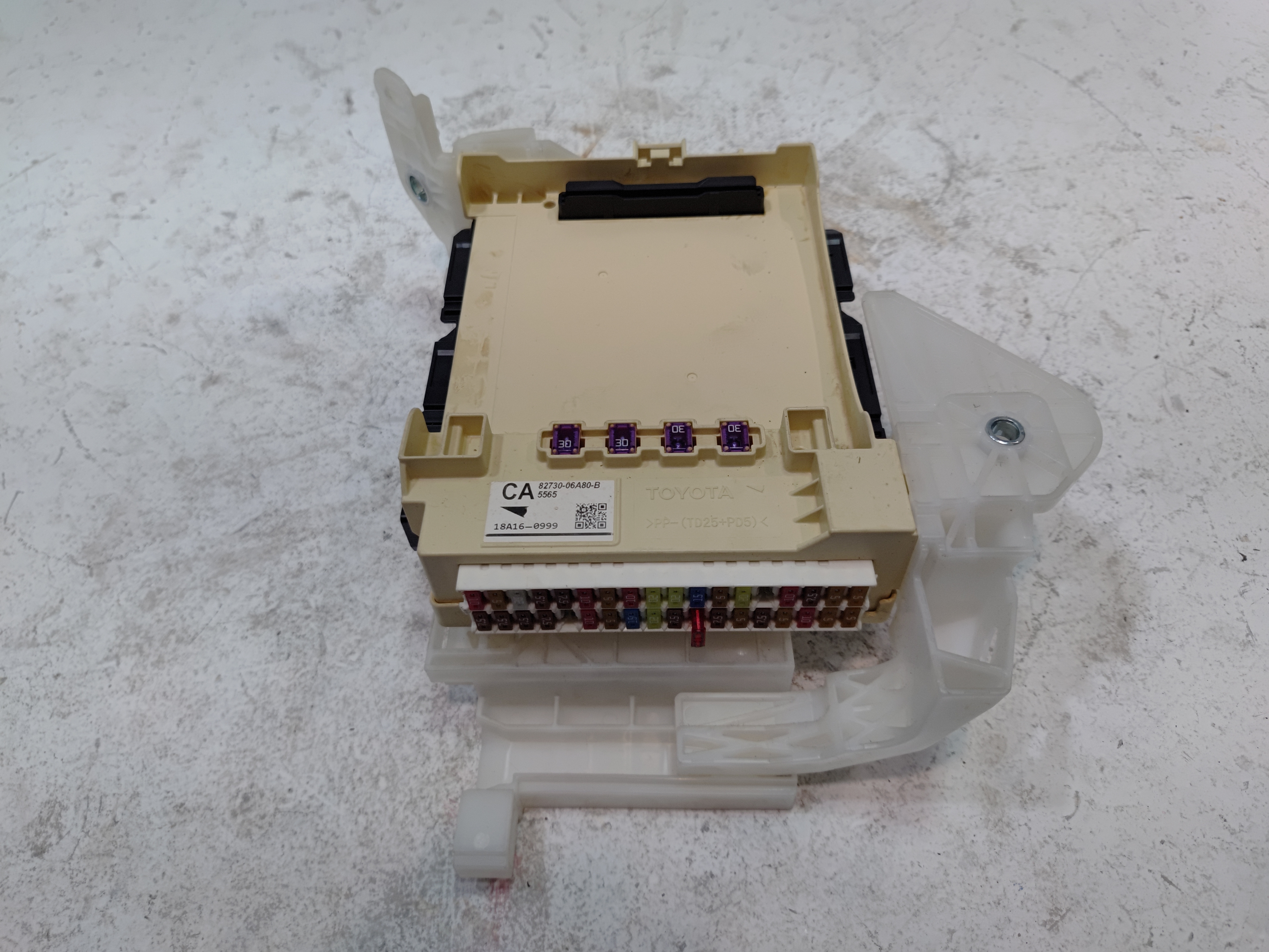 2018 Toyota Camry Dash Multiplex Fuse Relay Junction Block Module Unit OEM