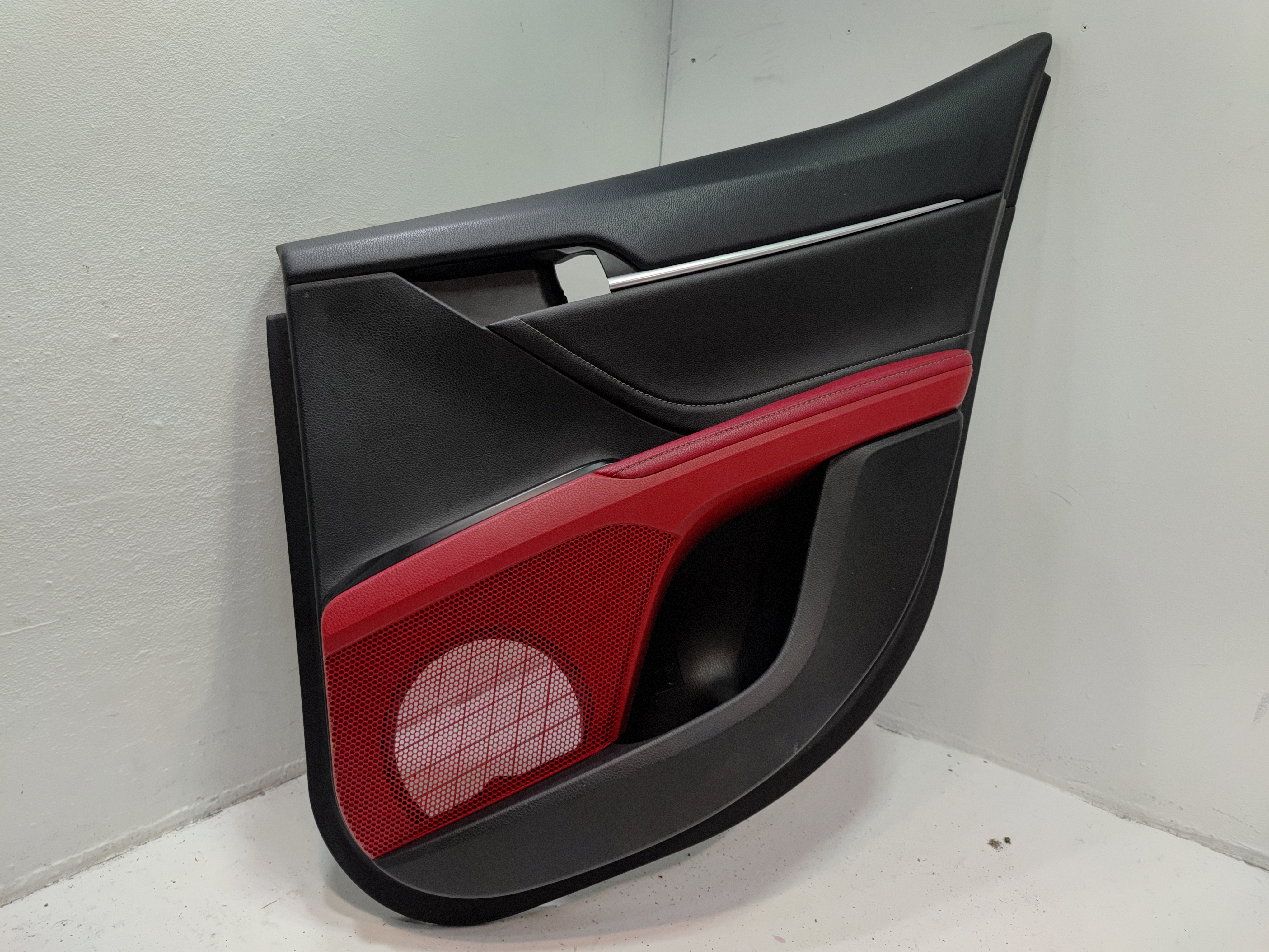 18 TOYOTA CAMRY REAR PASSENGER SIDE INTERIOR DOOR PANEL TRIM COVER RED *LB30*OEM