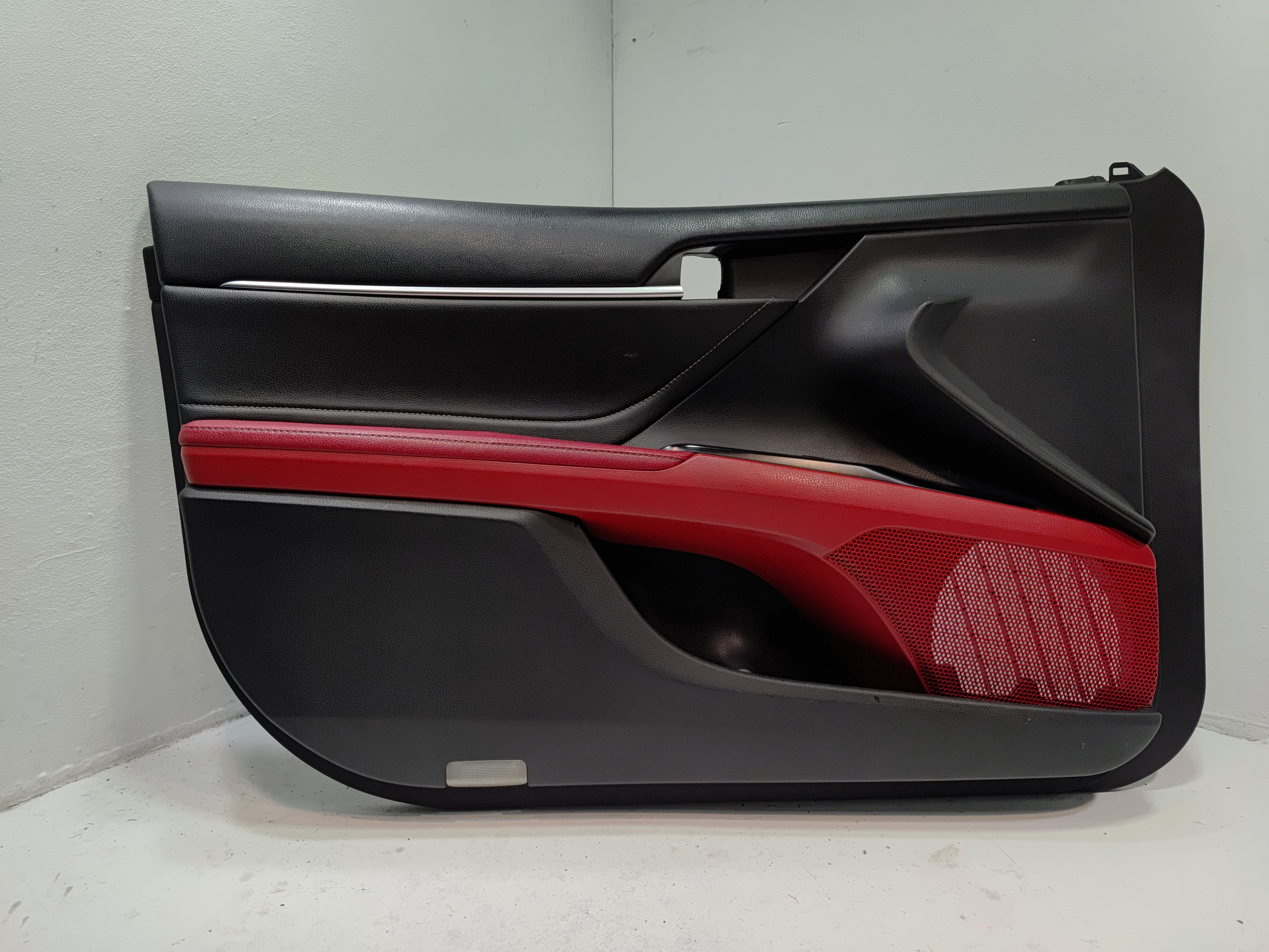 2018 TOYOTA CAMRY FRONT LEFT DRIVER SIDE DOOR TRIM PANEL RED OEM