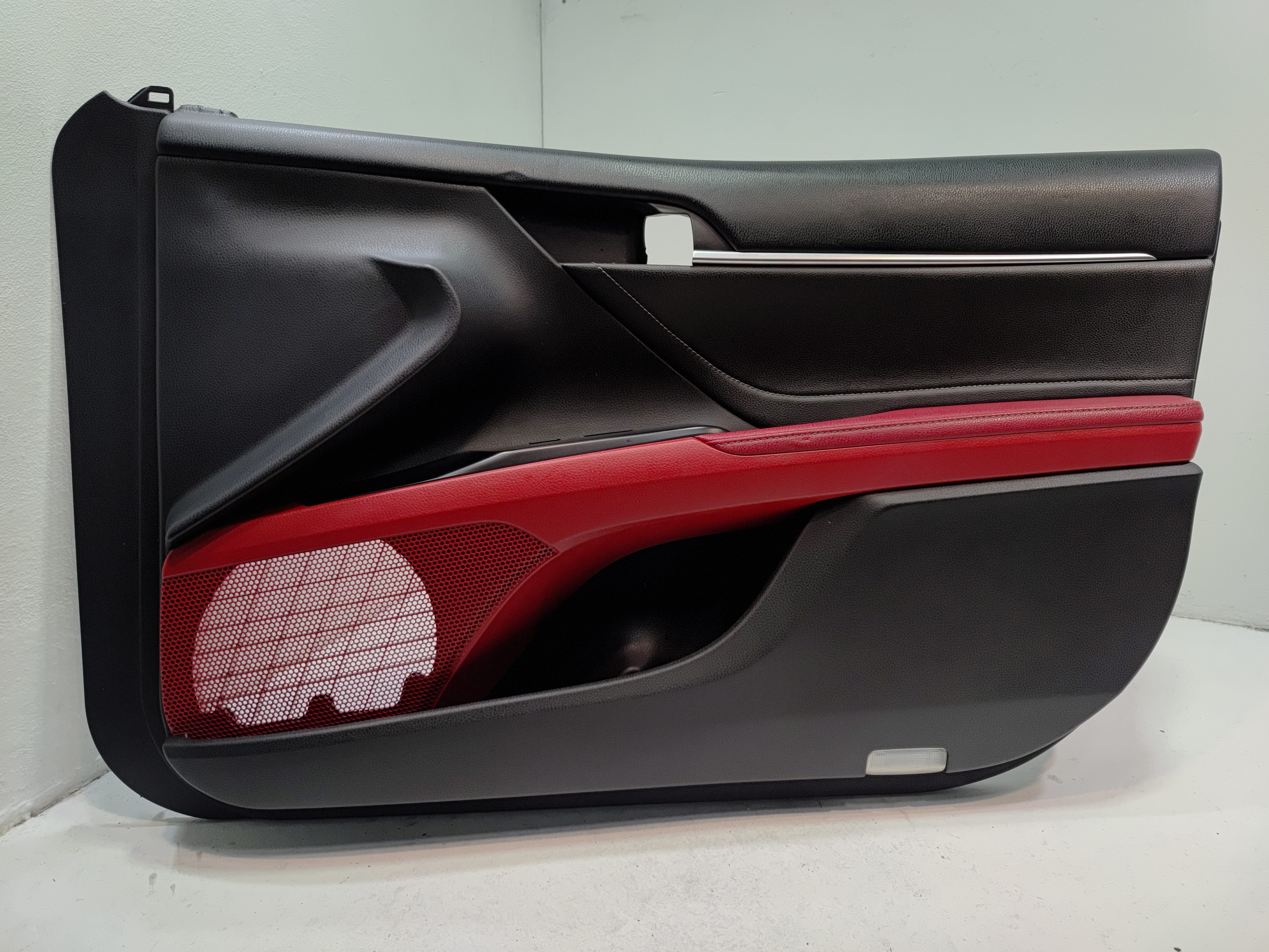 2018 TOYOTA CAMRY FRONT RIGHT PASSENGER SIDE DOOR TRIM PANEL RED OEM