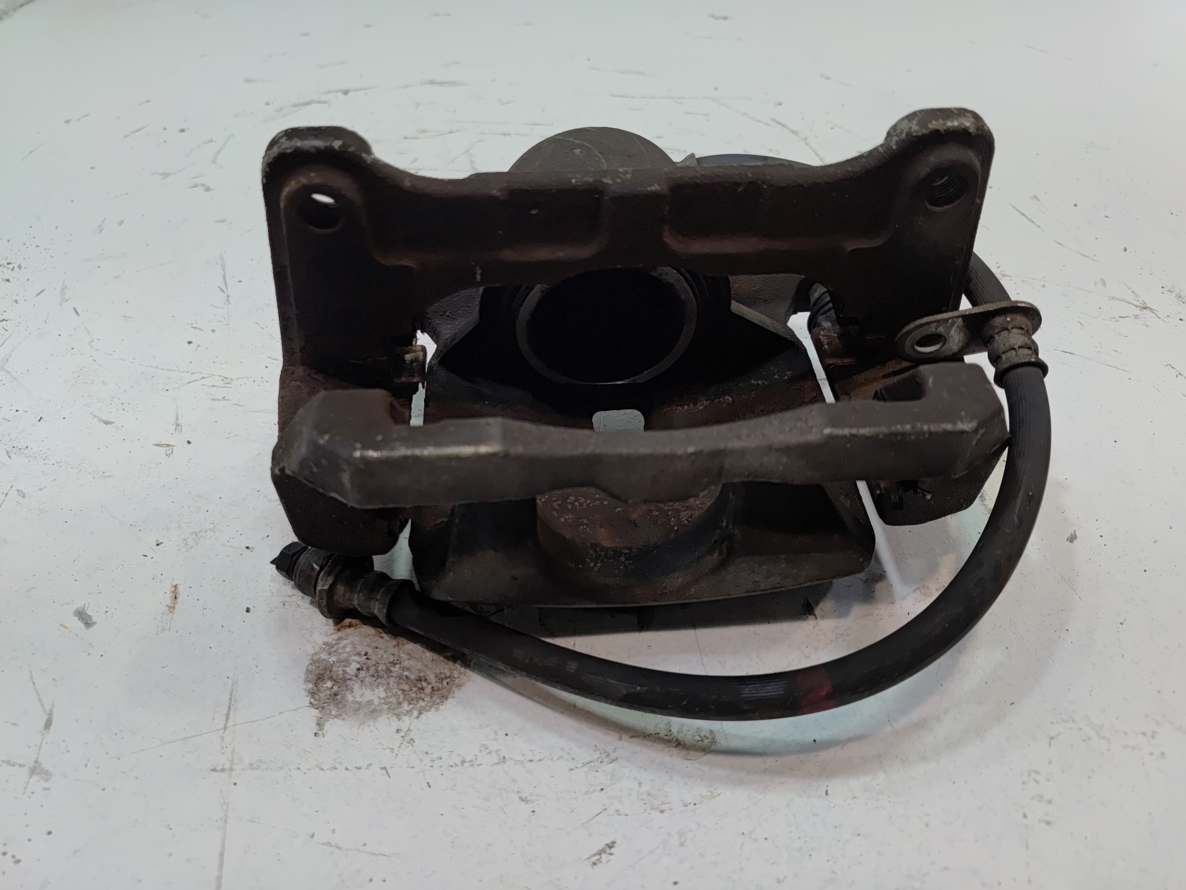 2018-2019 TOYOTA CAMRY FRONT RIGHT PASSENGER SIDE BRAKE CALIPER OEM