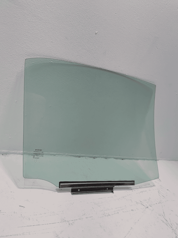 TOYOTA CAMRY REAR LEFT DRIVER SIDE DOOR MOVABLE WINDOW GLASS 2018 - 2024 OEM
