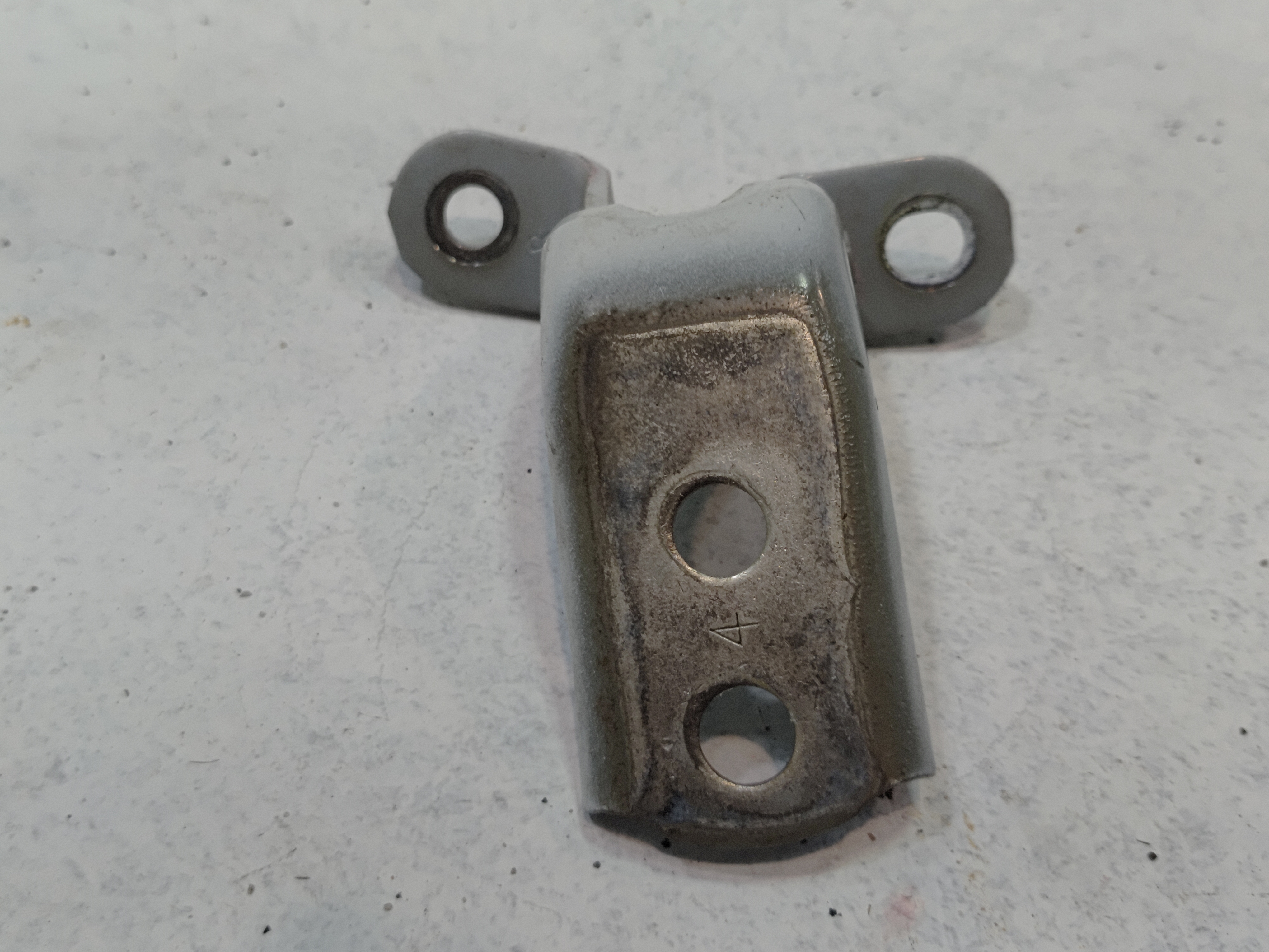 2018-2024 TOYOTA CAMRY FRONT RIGHT PASSENGER SIDE DOOR UPPER HINGE OEM