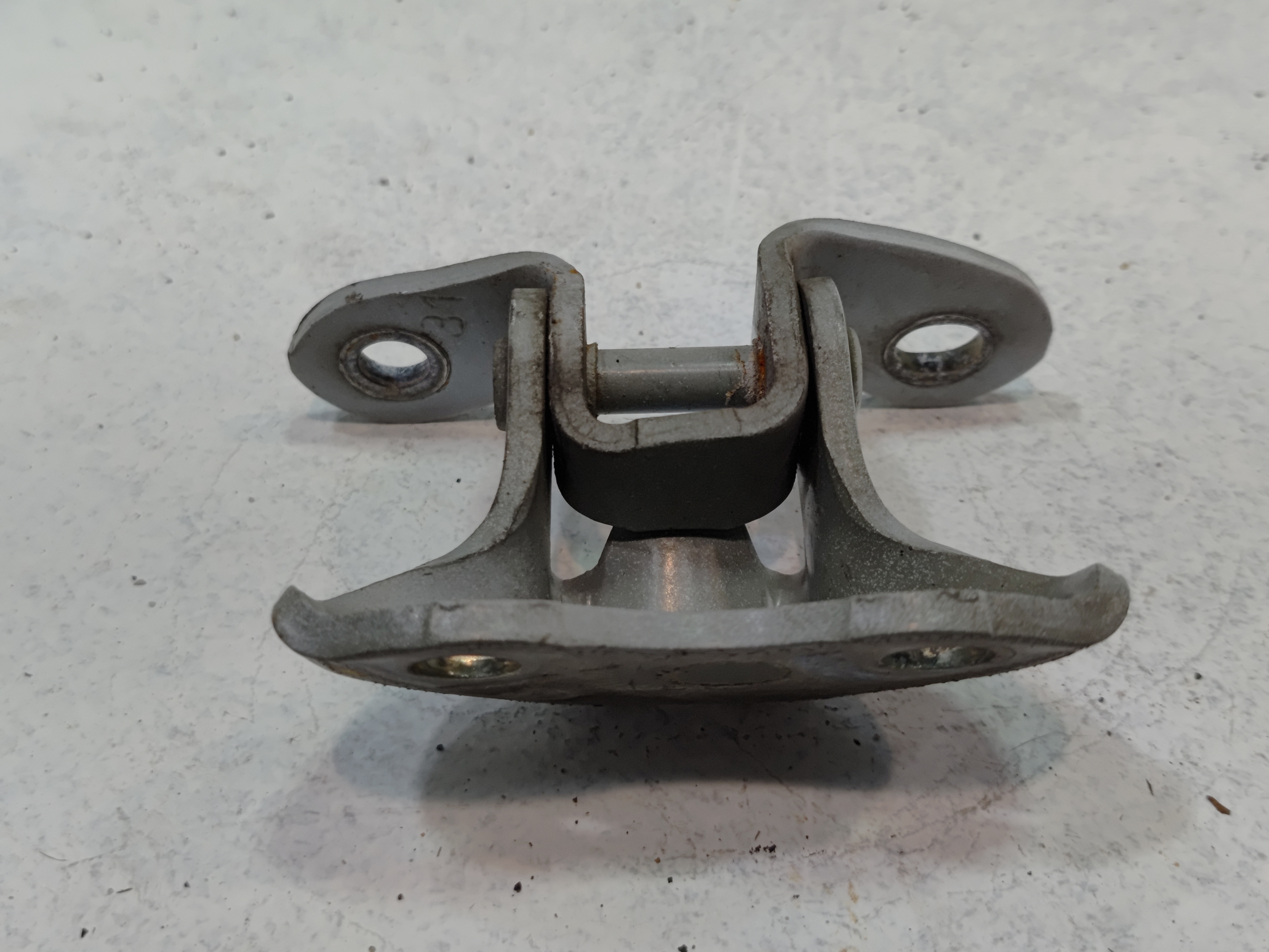 2012-2024 TOYOTA CAMRY FRONT RIGHT PASSENGER SIDE DOOR LOWER HINGE OEM