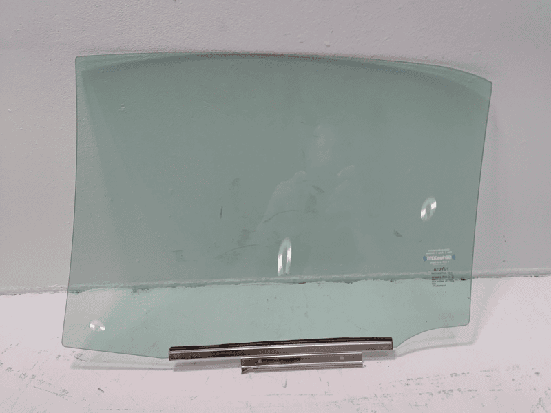 TOYOTA CAMRY REAR PASSENGER SIDE DOOR MOVABLE WINDOW GLASS 2018 - 2024 OEM