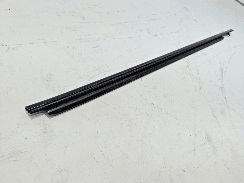 2018-2024 TOYOTA CAMRY REAR PASSENGER DOOR WINDOW LOWER BELT MOLDING BLACK OEM