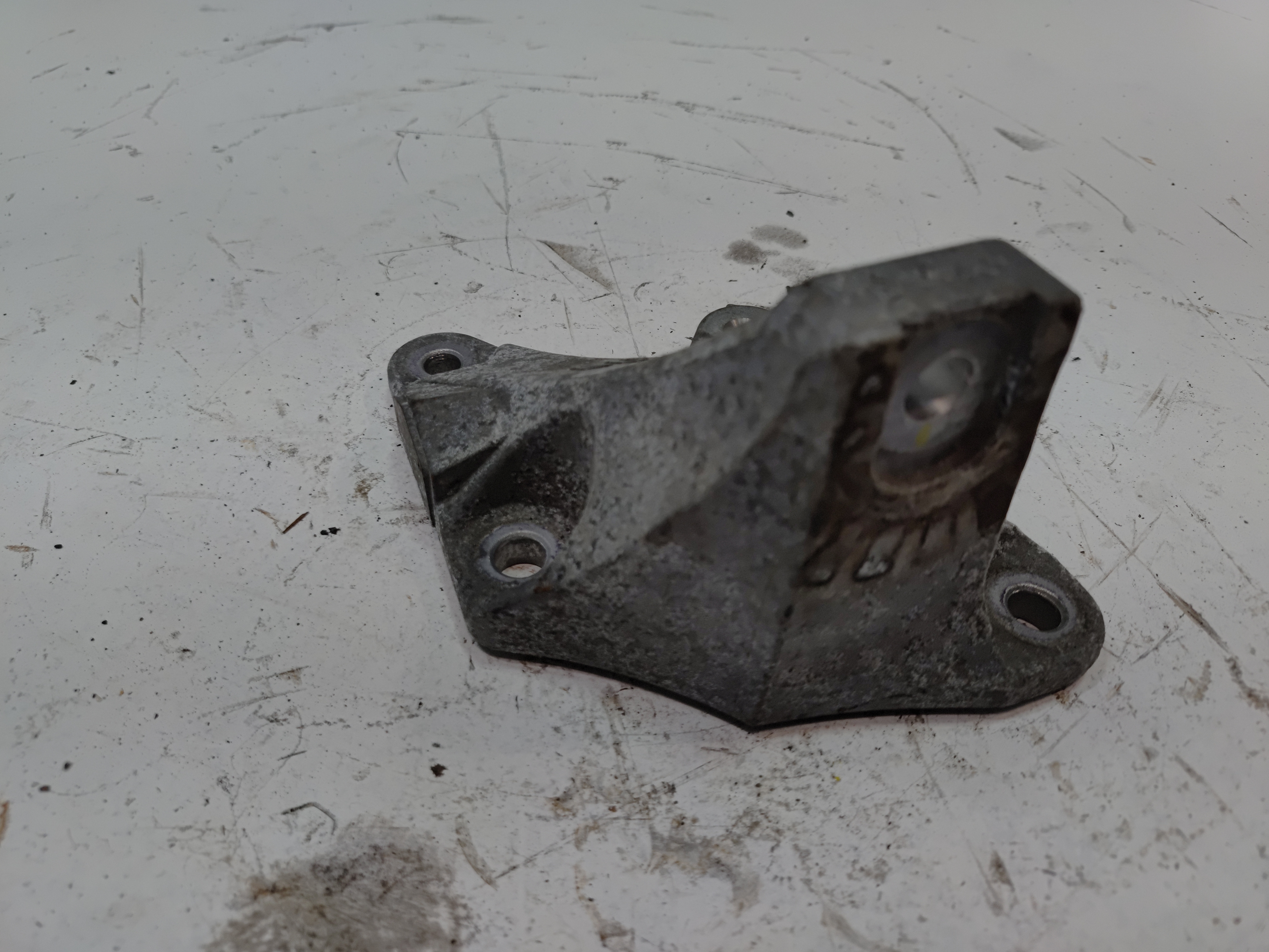 2018-2024 TOYOTA CAMRY 2.5L ENGINE MOTOR FRONT MOUNT BRACKET SUPPORT OEM