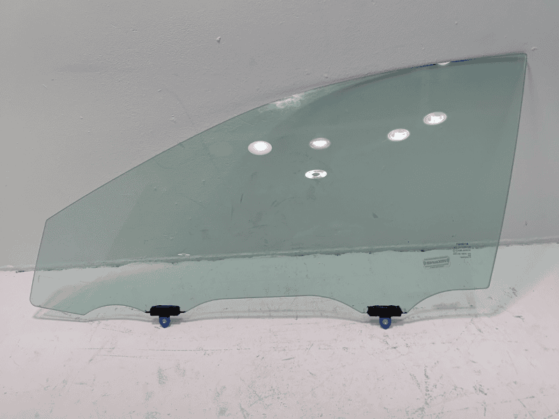 TOYOTA CAMRY FRONT LEFT DRIVER SIDE DOOR MOVABLE WINDOW GLASS 2018 - 2024 OEM