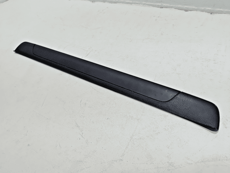 TOYOTA CAMRY FRONT DRIVER SIDE DOOR SILL SCUFF PLATE TRIM COVER 2018 - 2024 OEM
