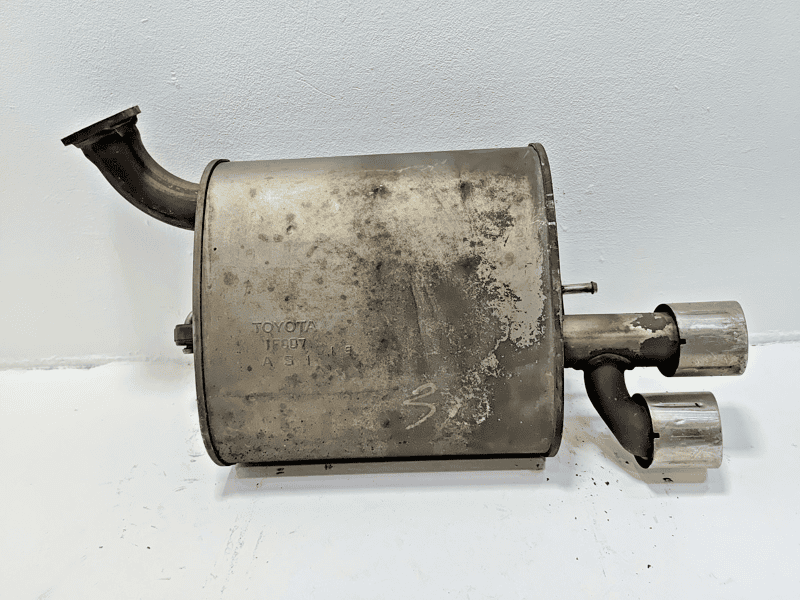 TOYOTA CAMRY XSE 2.5L FWD PASSENGER SIDE EXHAUST SYSTEM REAR MUFFLER 18-2019 OEM