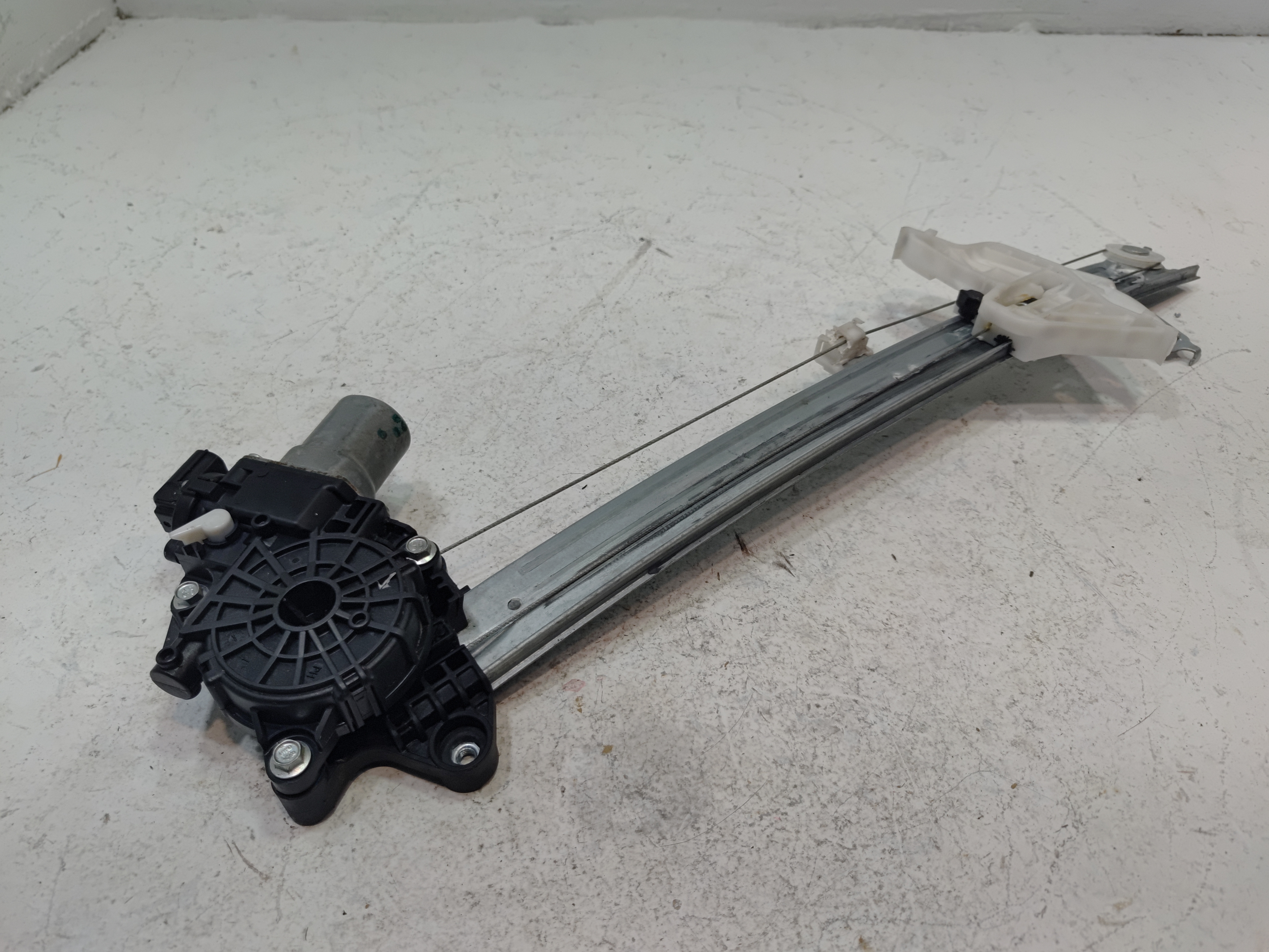 2016-2021 HONDA CIVIC FRONT LEFT DRIVER SIDE DOOR WINDOW REGULATOR W/ MOTOR OEM