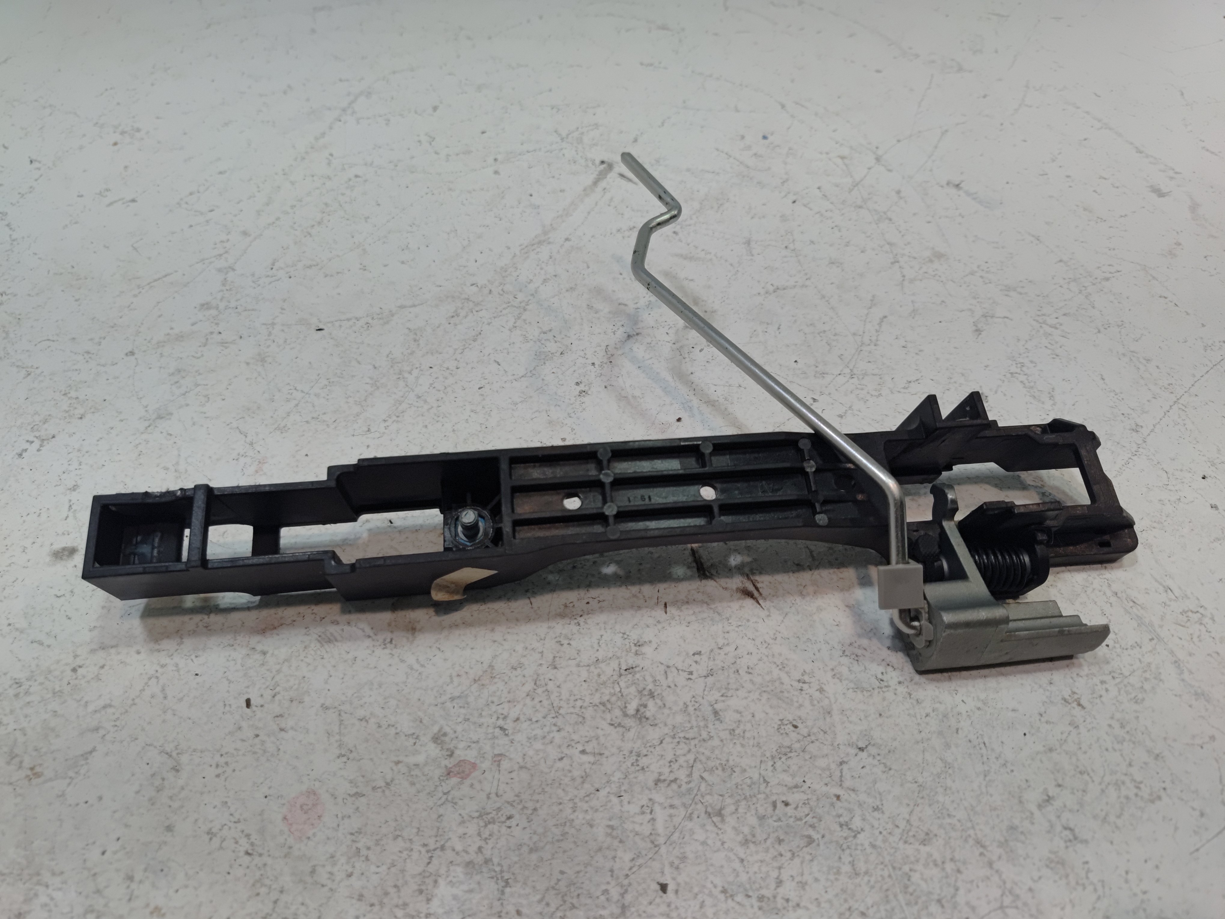 2016-2021 HONDA CIVIC REAR DRIVER SIDE EXTERIOR DOOR HANDLE BASE BRACKET OEM