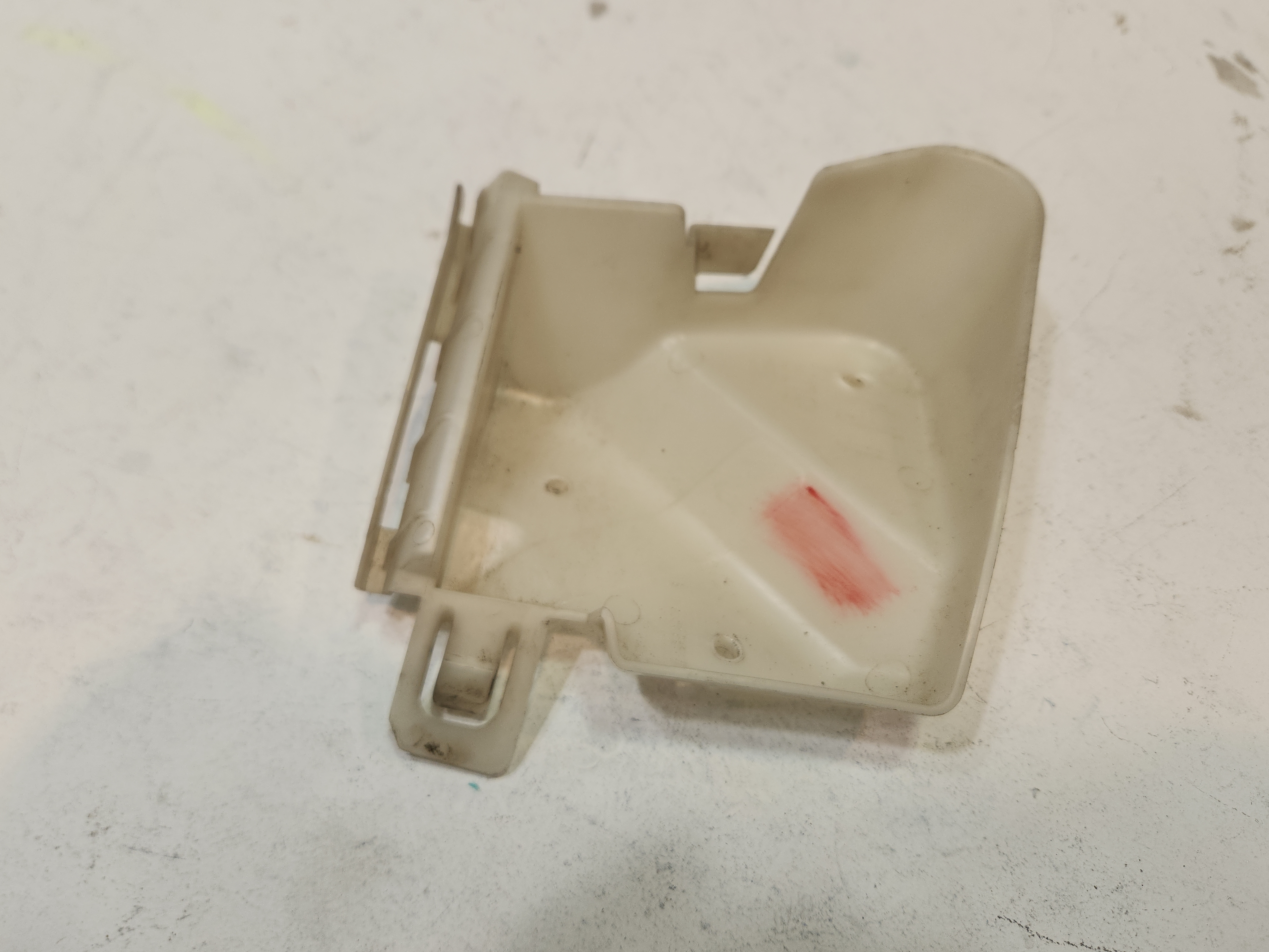 2015-2018 FORD FOCUS HATCHBACK REAR LEFT DRIVER SIDE BUMPER INNER BRACKET OEM