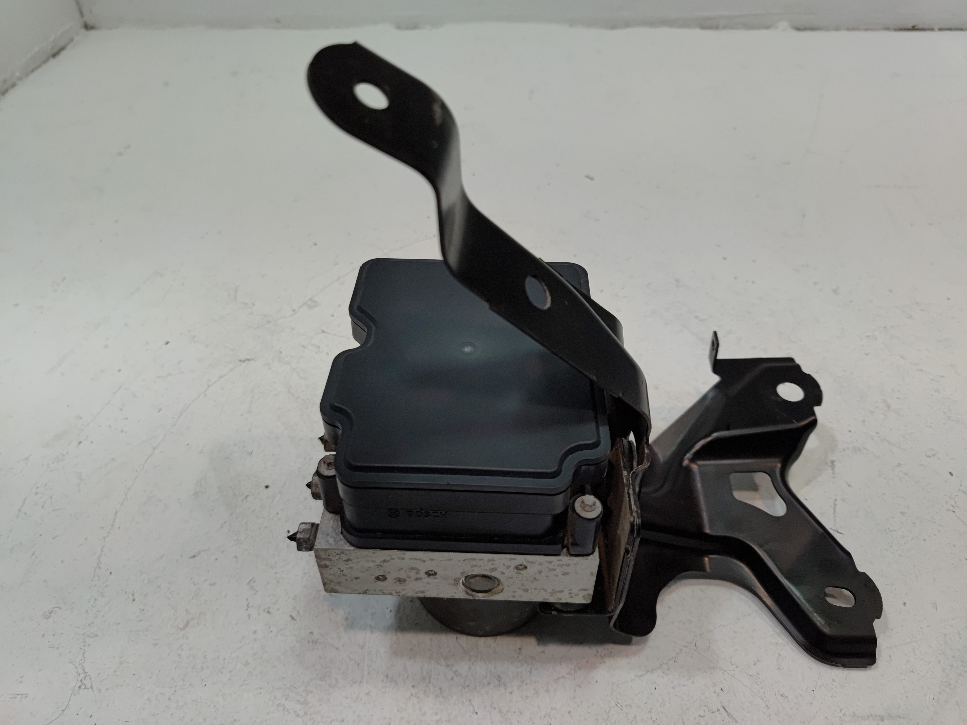 2018 - 2020 TOYOTA CAMRY FWD ABS ANTI LOCK BRAKE PUMP MODULE UNIT W/BRACKET OEM