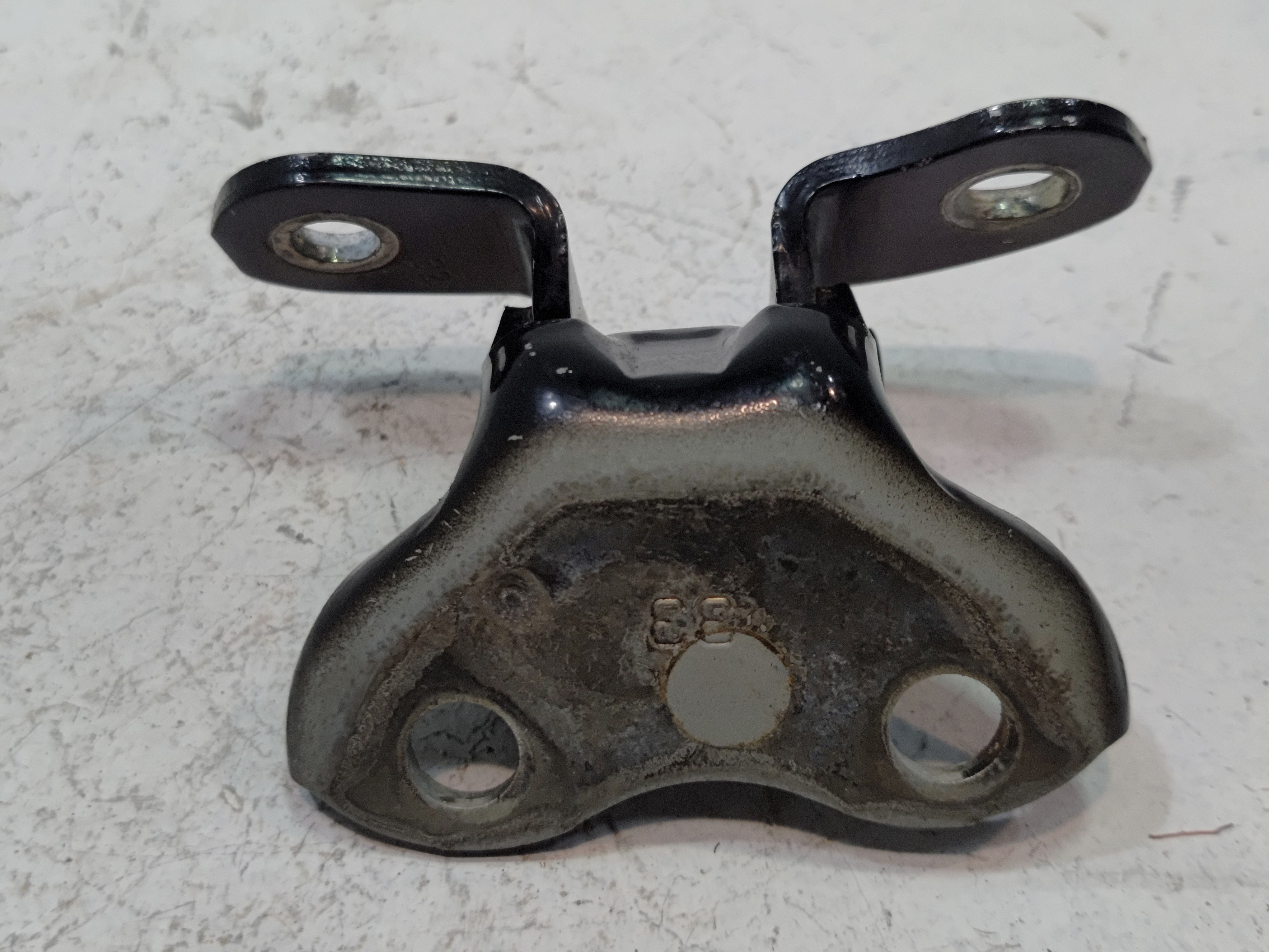 TOYOTA CAMRY FRONT LEFT DRIVER SIDE DOOR LOWER HINGE OEM