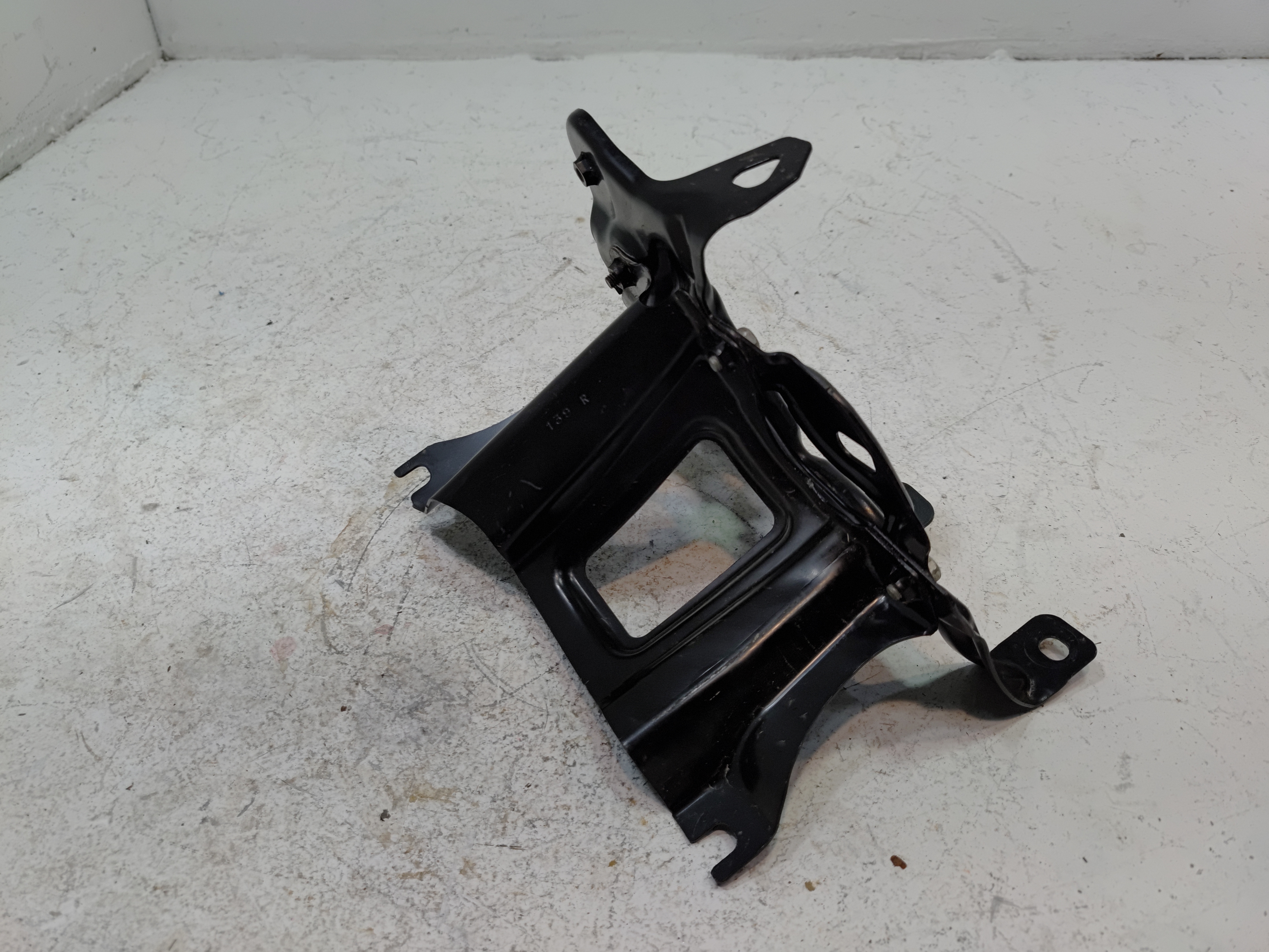 2016-2021 HONDA CIVIC SPORT BATTERY TRAY HOLDER BRACKET SUPPORT MOUNT OEM