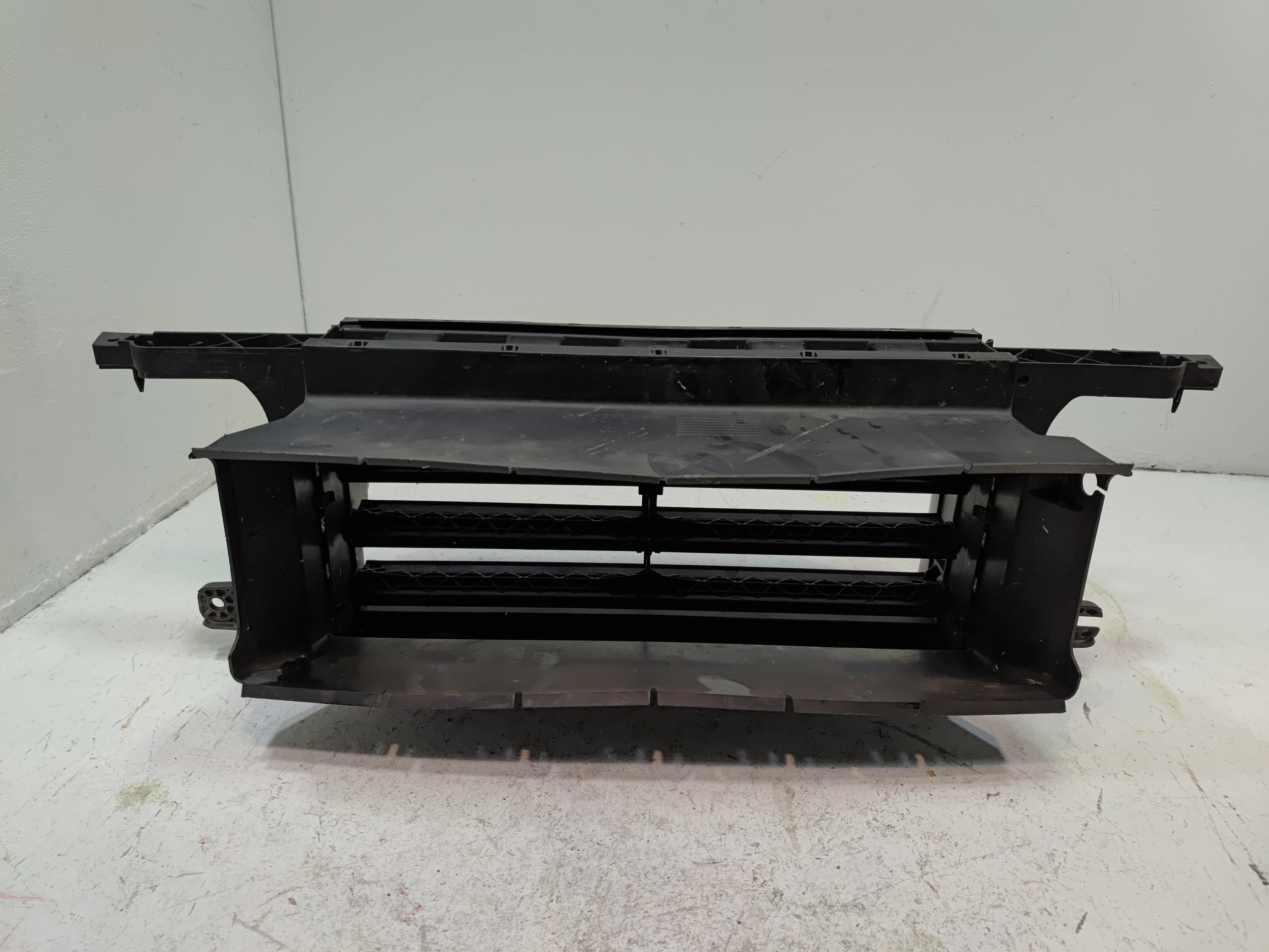 2018-2020 FORD F-150 FRONT LOWER RADIATOR GRILLE ACTIVE SHUTTER OEM