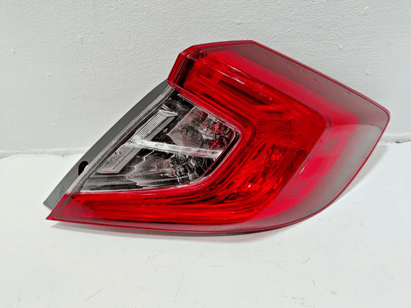 2016-2021 HONDA CIVIC SEDAN REAR PASSENGER SIDE OUTER TAILLIGHT TAIL LIGHT OEM