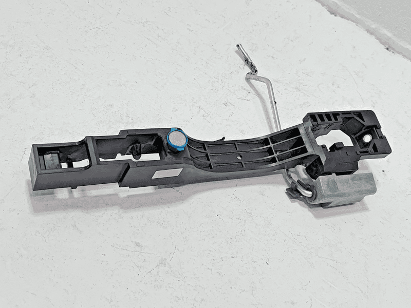 HONDA CIVIC FRONT PASSENGER SIDE EXTERIOR DOOR HANDLE BASE BRACKET 2016-2021 OEM