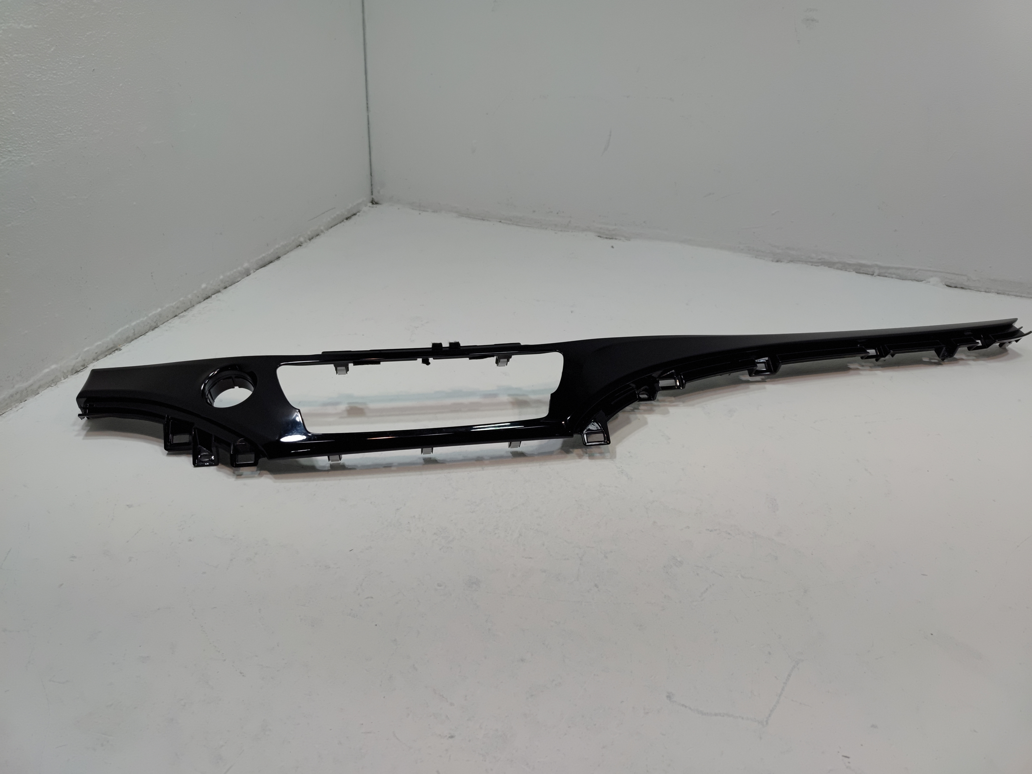 2016-2022 Honda Pilot Dashboard Center Upper Center Pillar Trim Molding OEM