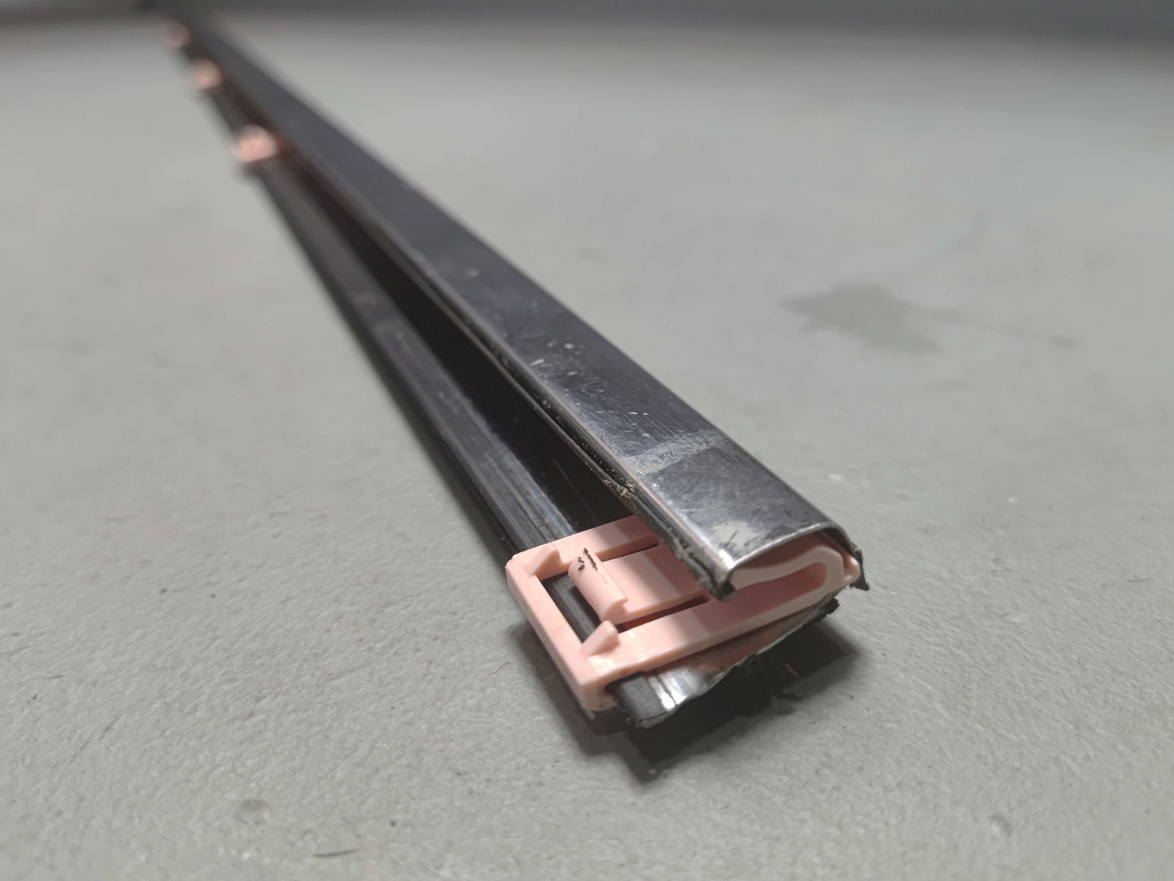 2020-2022 HONDA PILOT FRONT RIGHT PASSENGER SIDE DOOR WINDOW BELT MOLDING OEM