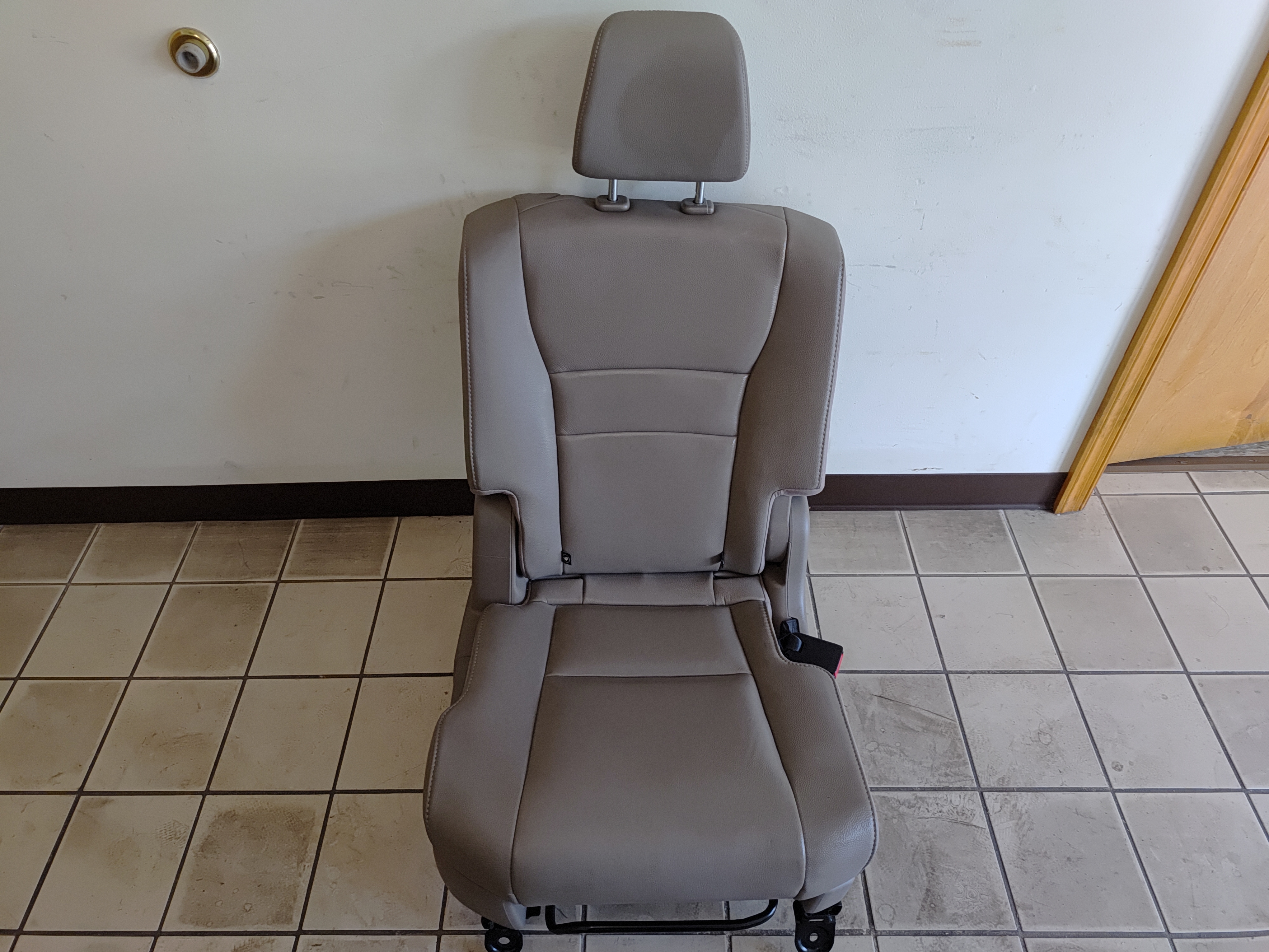 2016-2022 HONDA PILOT REAR 2ND ROW RIGHT PASSENGER SIDE SEAT COMPLETE OEM